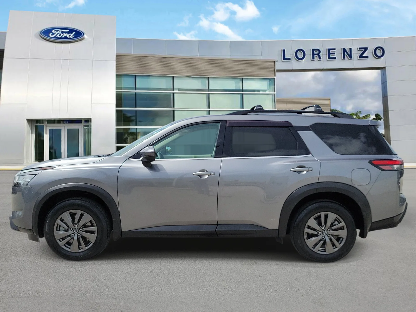 2022 Nissan Pathfinder SV photo 8