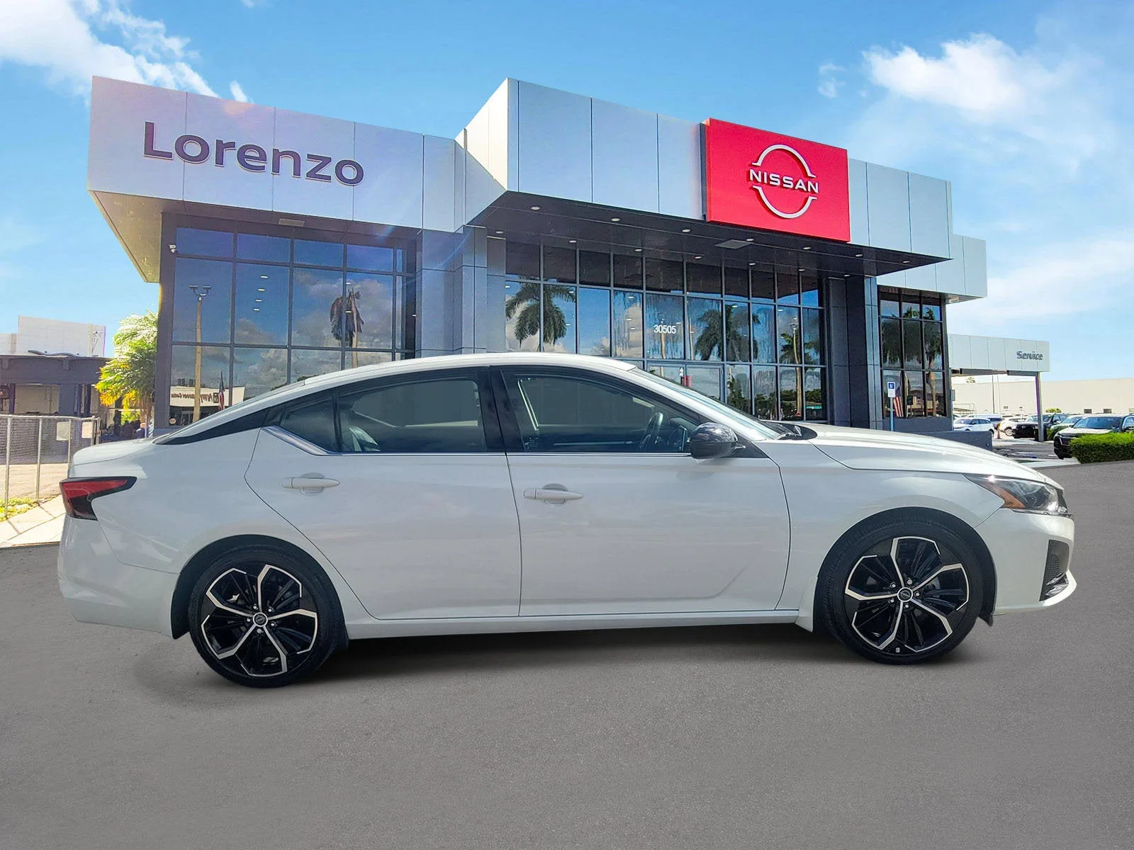 2024 Nissan Altima 2.5 SR photo 4