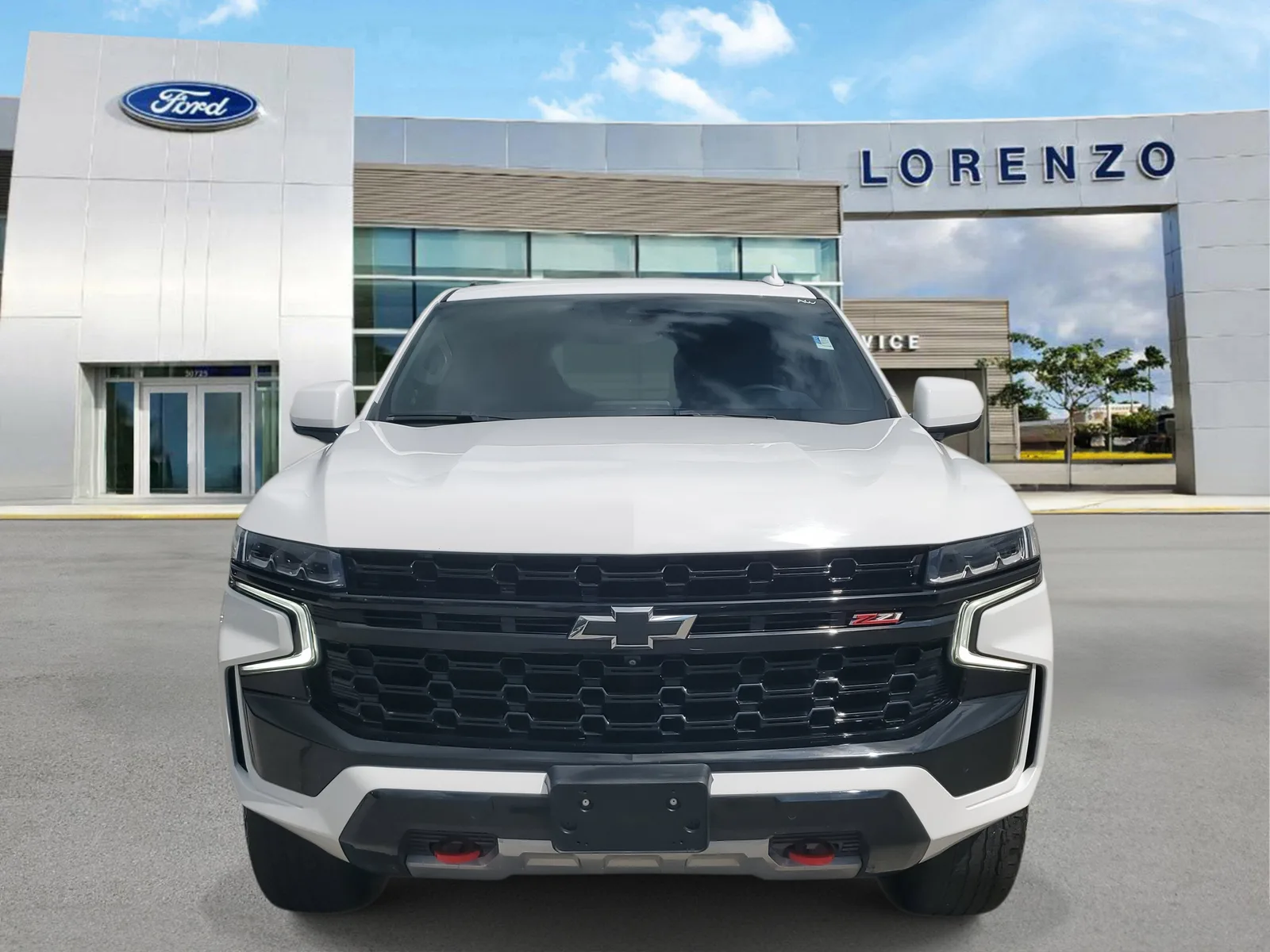 2023 Chevrolet Suburban Z71 4WD photo 2
