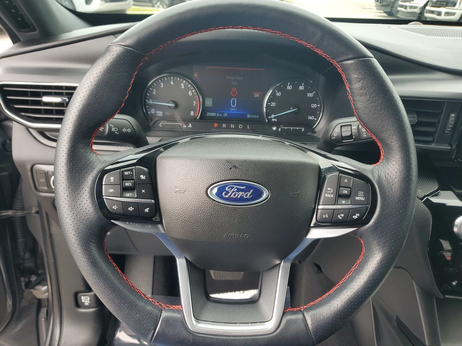 2023 Ford Explorer ST-Line photo 22