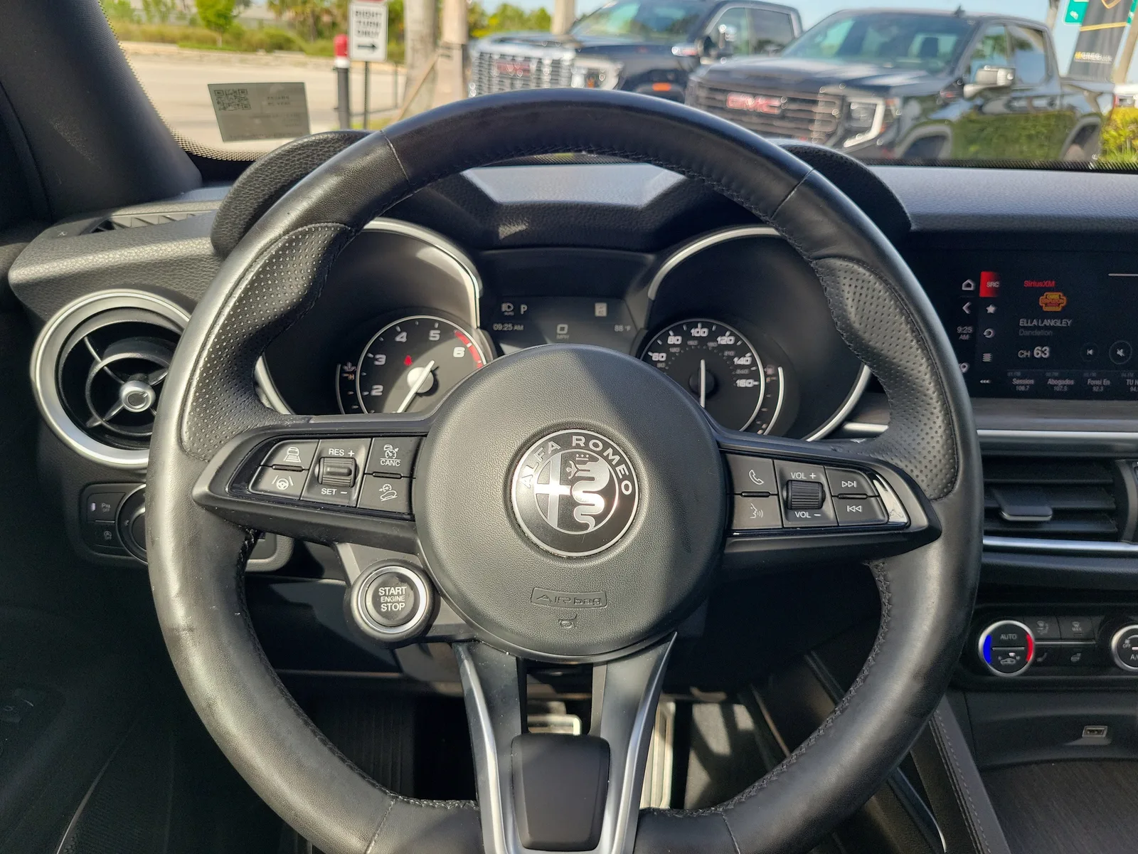 2023 Alfa Romeo Stelvio Ti photo 22