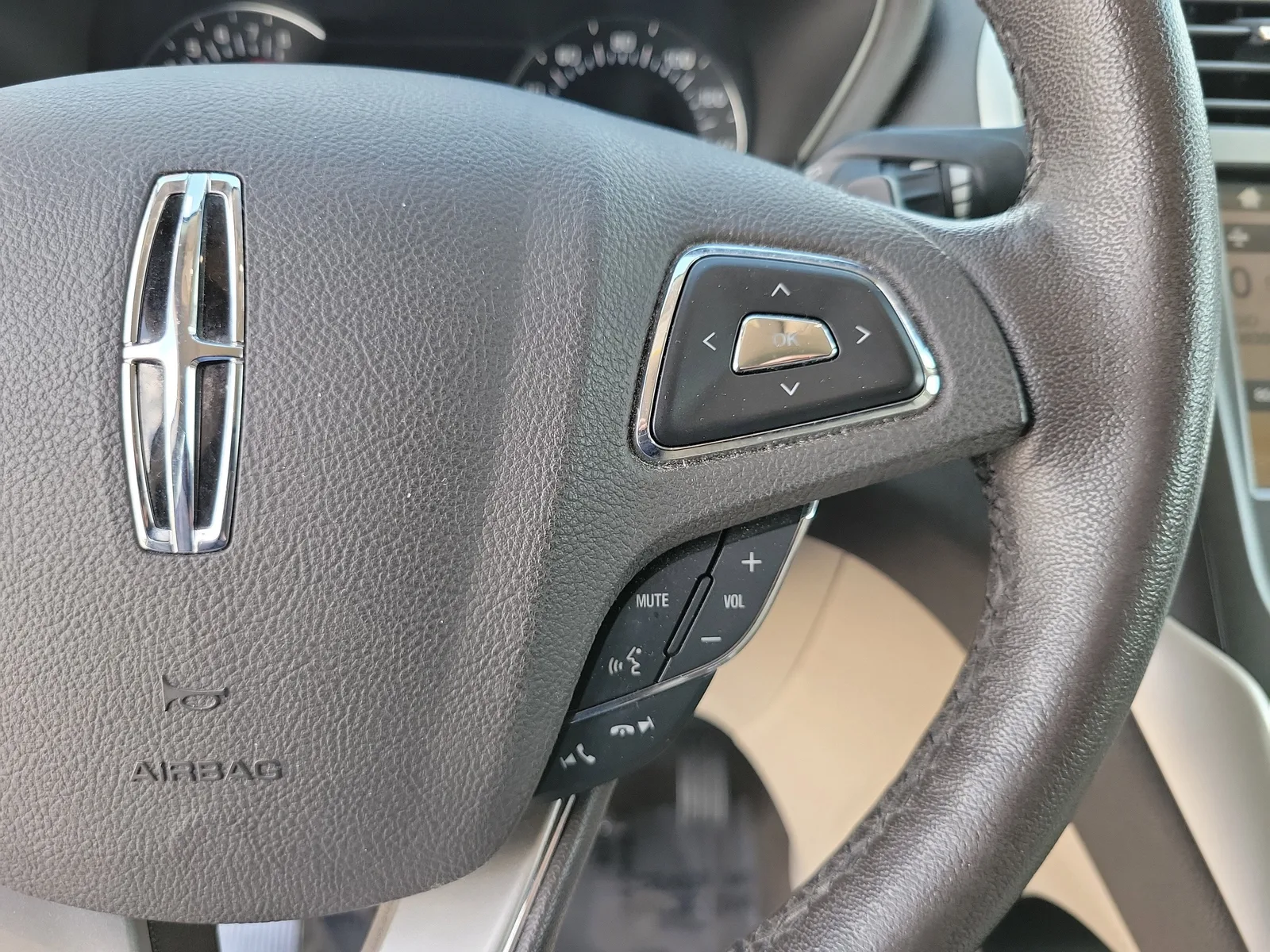 2019 Lincoln MKC Standard photo 23