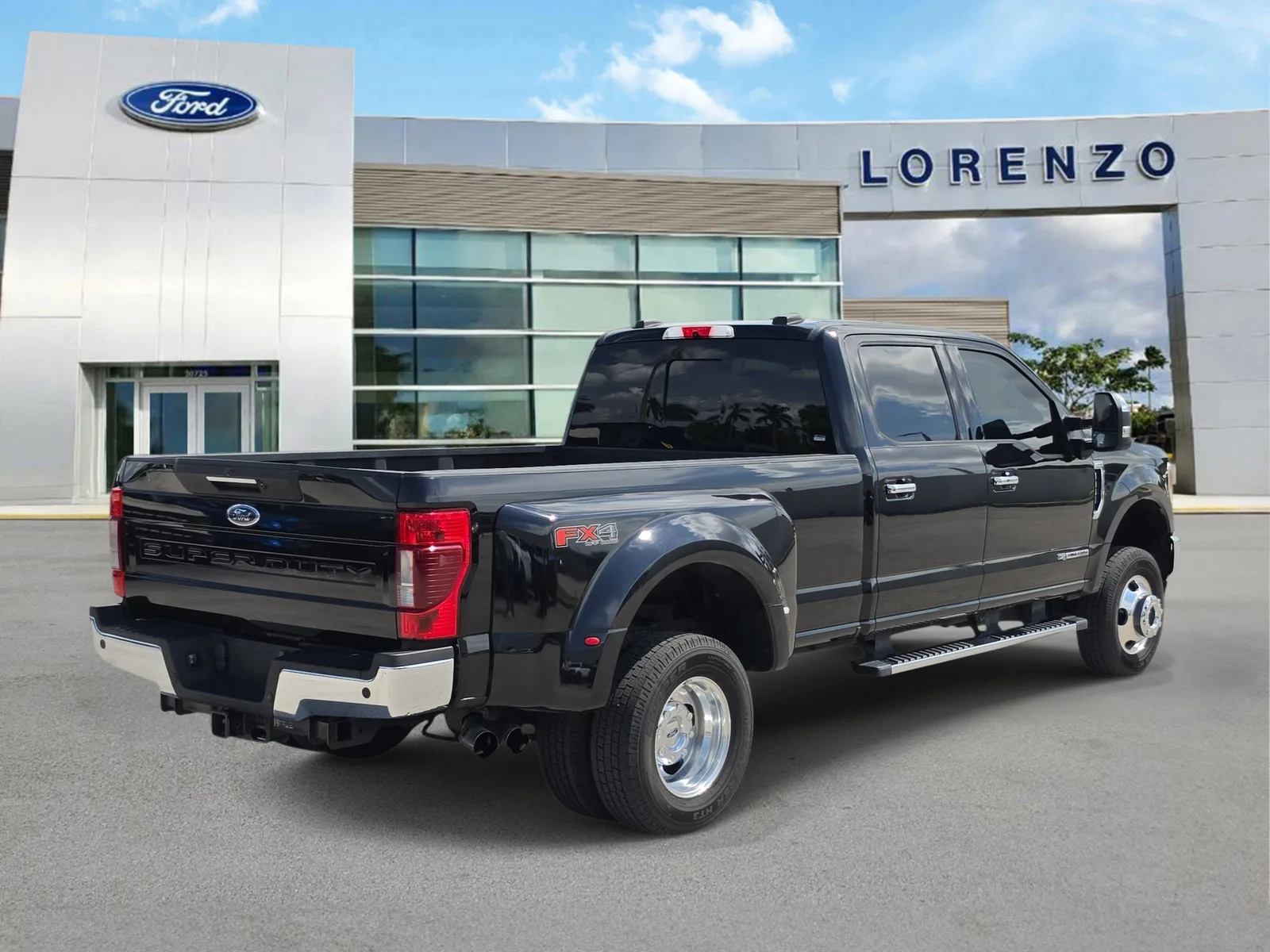2020 Ford Super Duty F-350 DRW LARIAT 4WD Diesel photo 4