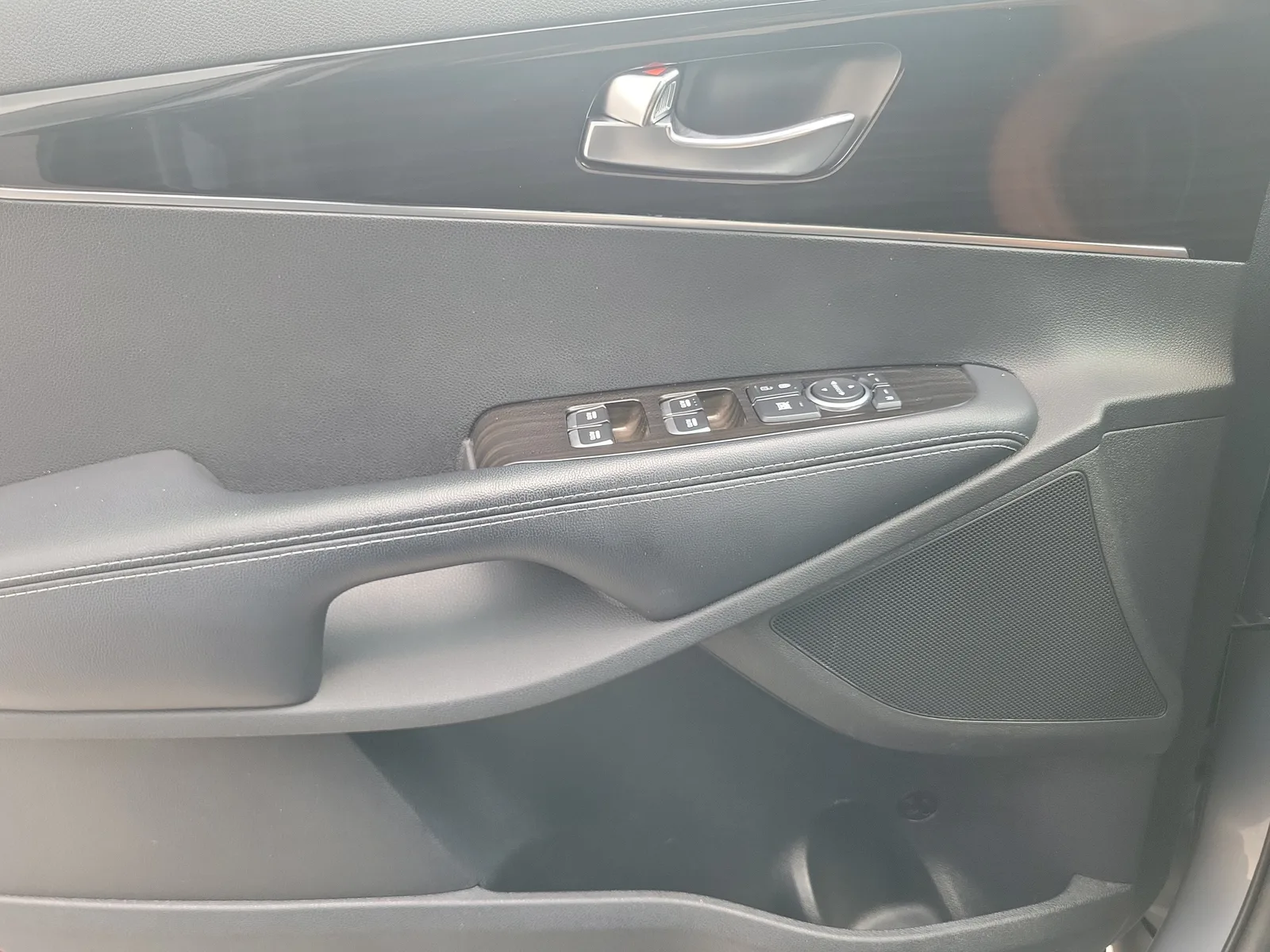 2020 Kia Sorento LX photo 27