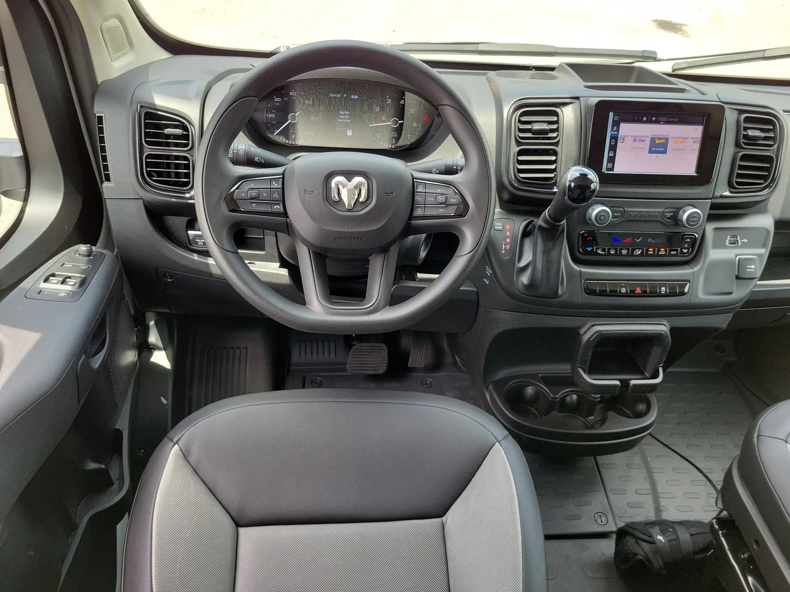 2026 RAM ProMaster Cargo Van Tradesman photo 18