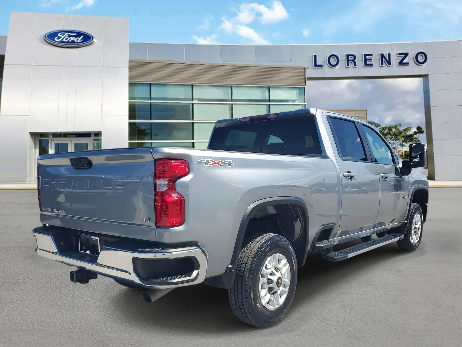 2024 Chevrolet Silverado 2500HD LT photo 5