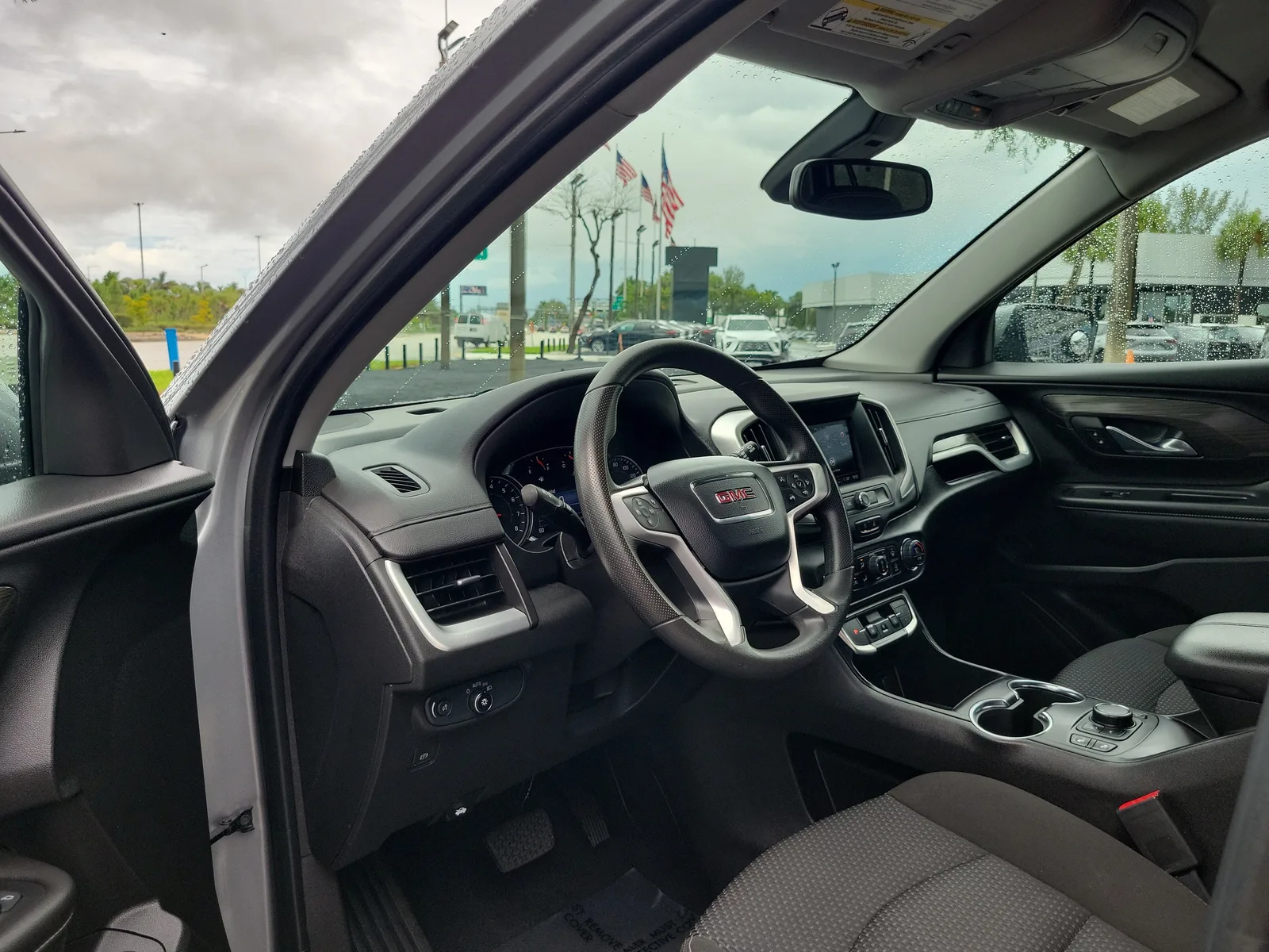 2023 GMC Terrain SLE photo 9