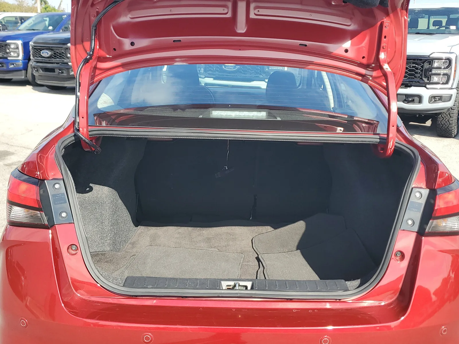 2025 Nissan Versa SV photo 28