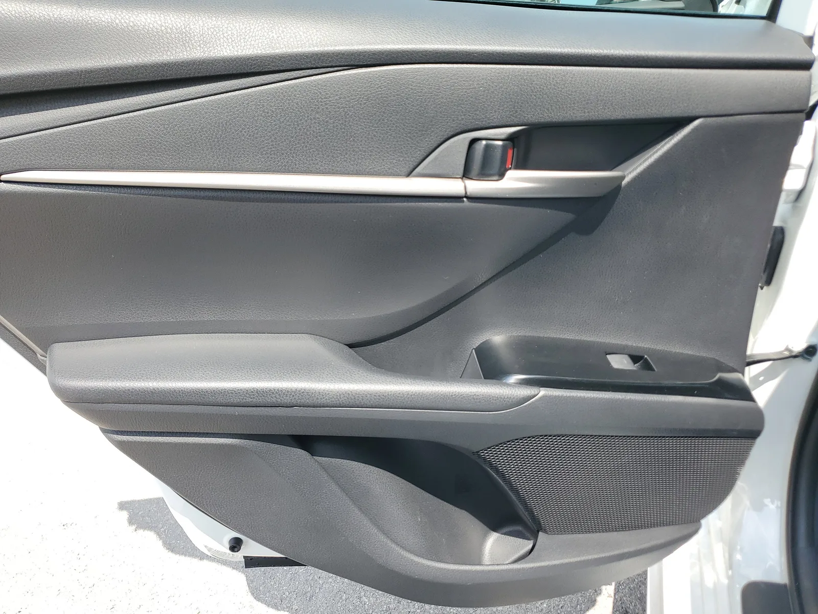 2025 Toyota Camry SE photo 25