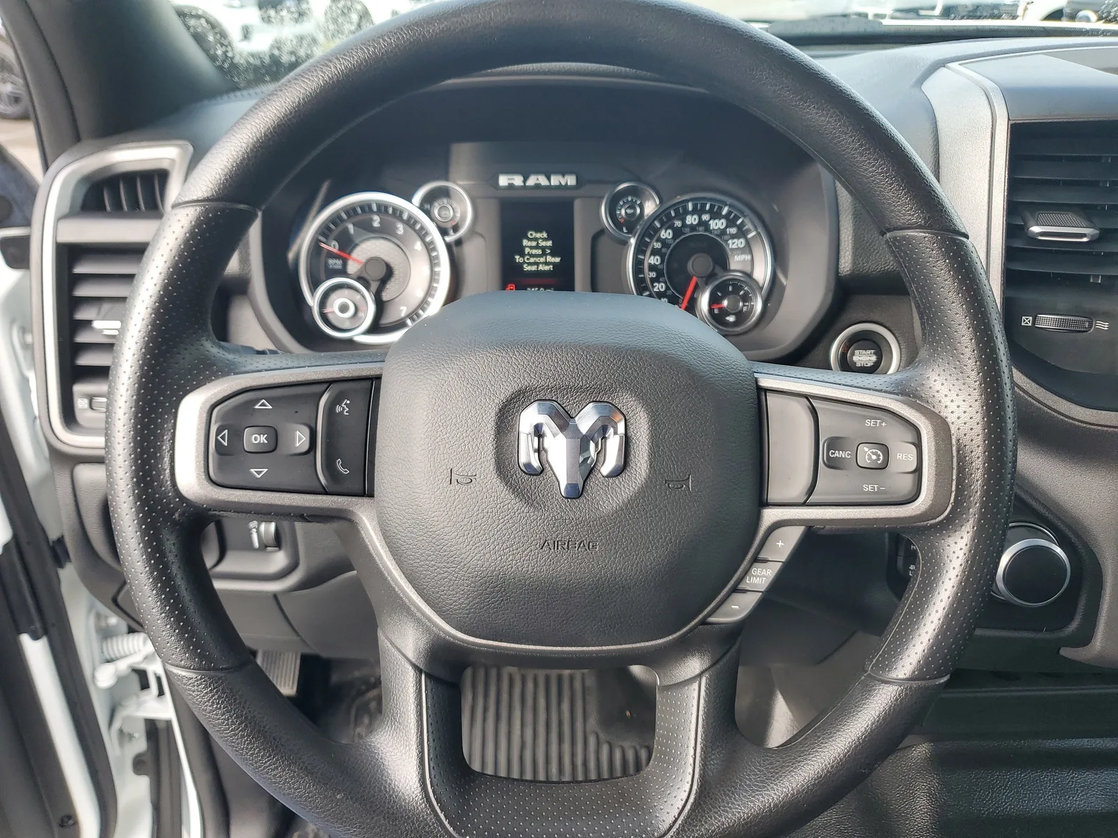 2024 RAM 3500 Tradesman 4WD photo 18