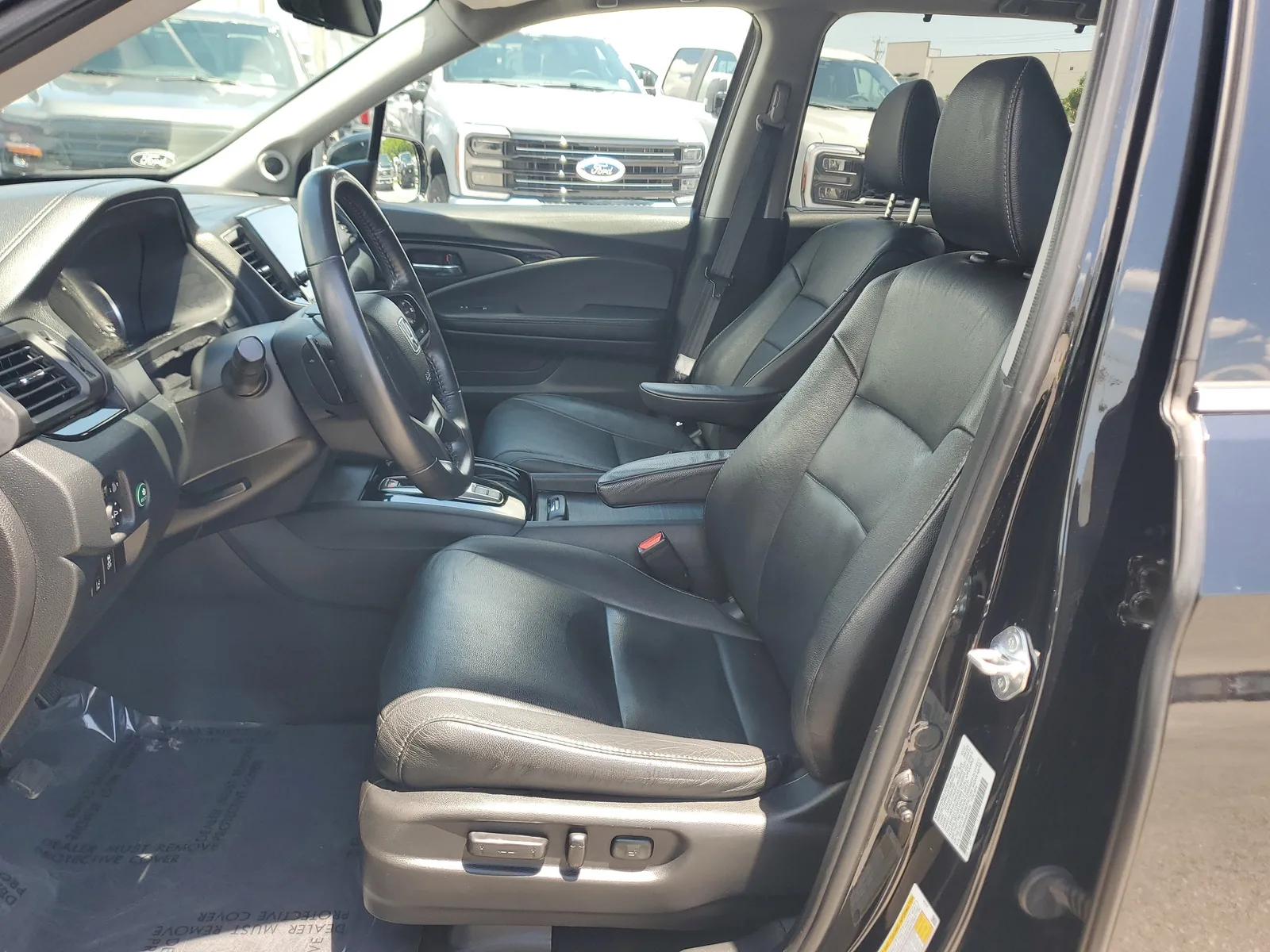 2022 Honda Pilot Touring 7-Passenger photo 12