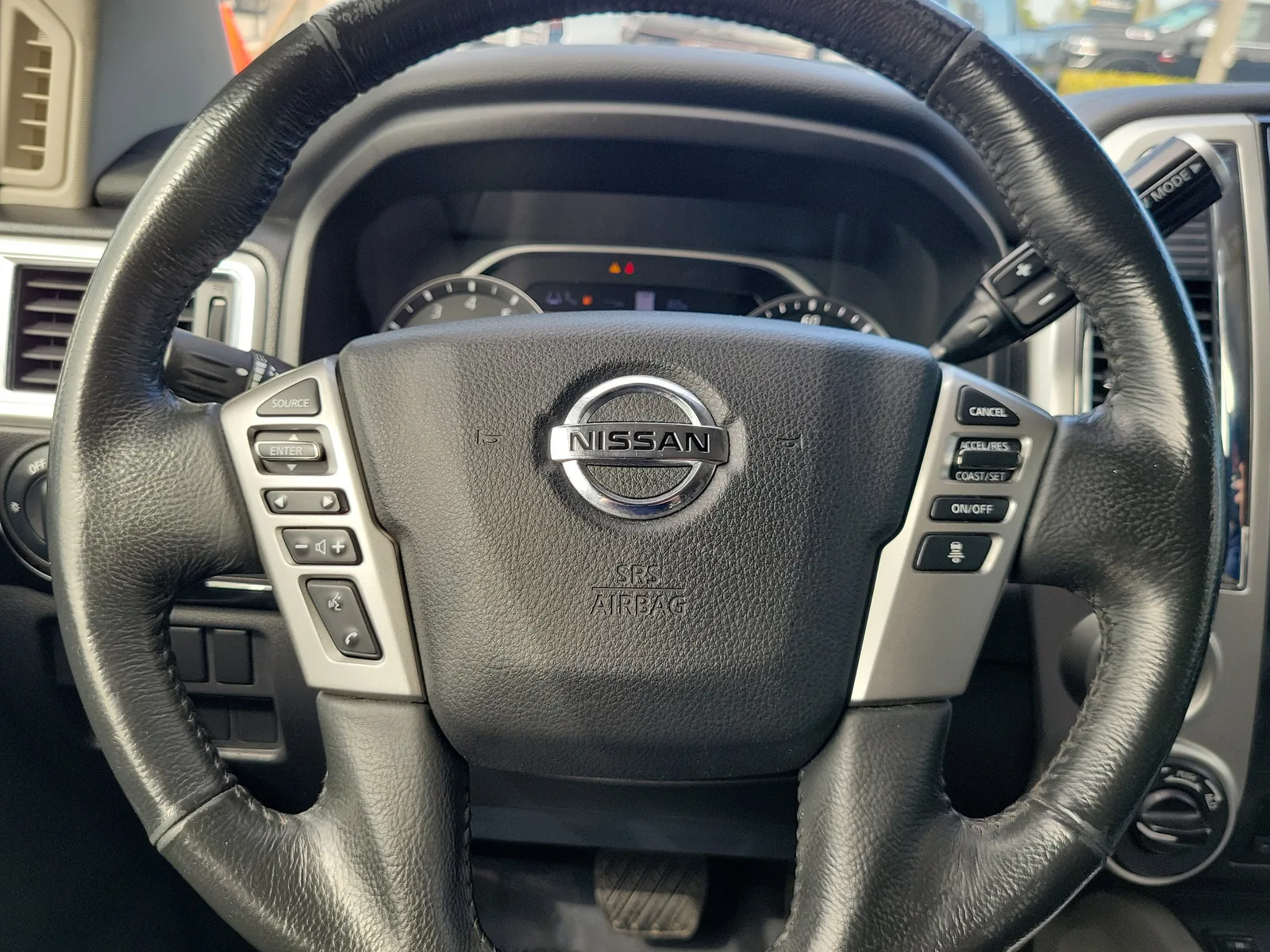 2021 Nissan Titan SV photo 17