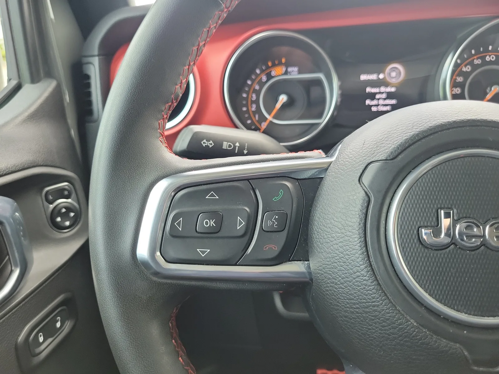2023 Jeep Wrangler Rubicon photo 21