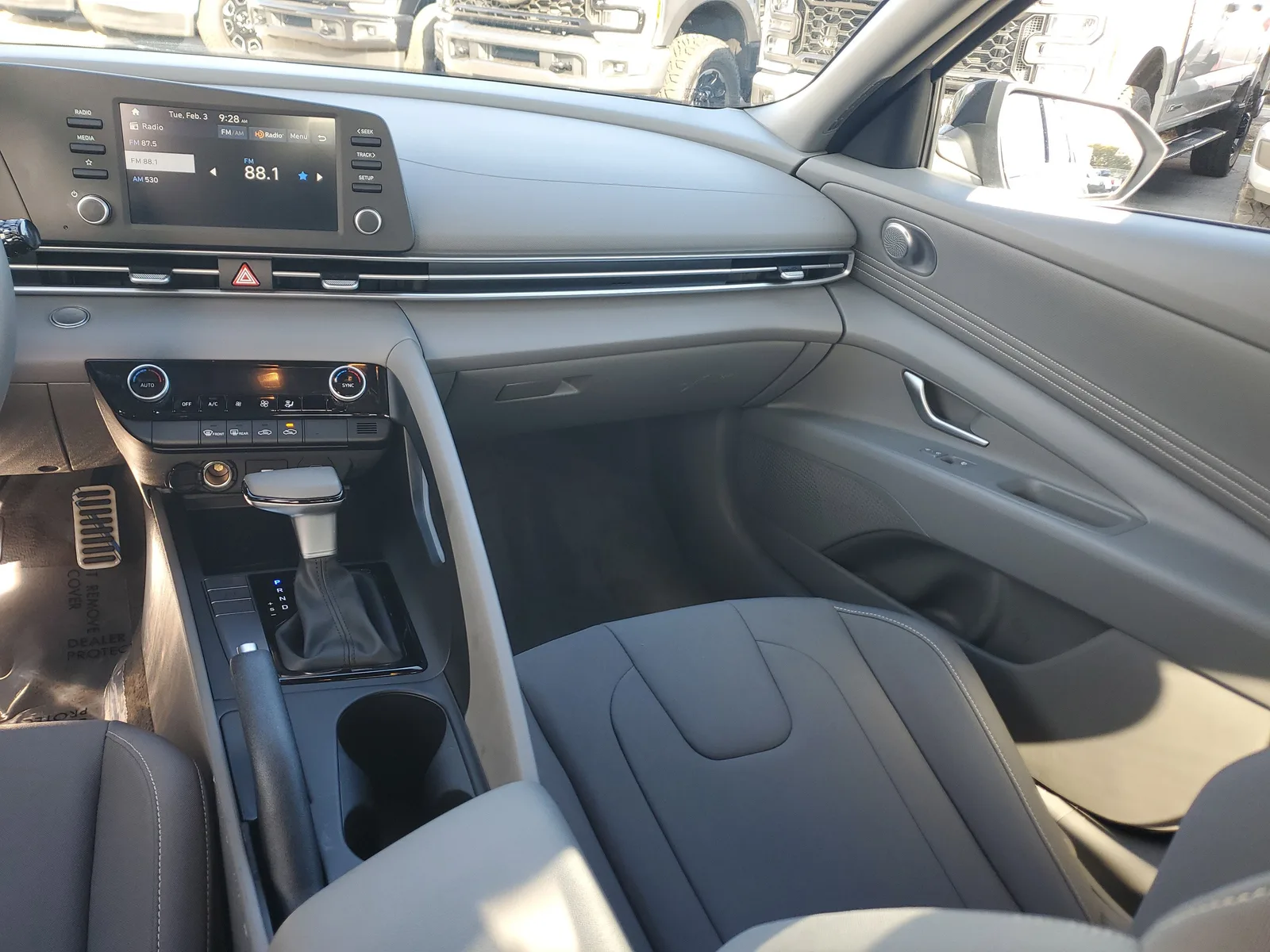 2025 Hyundai Elantra SEL Sport photo 15