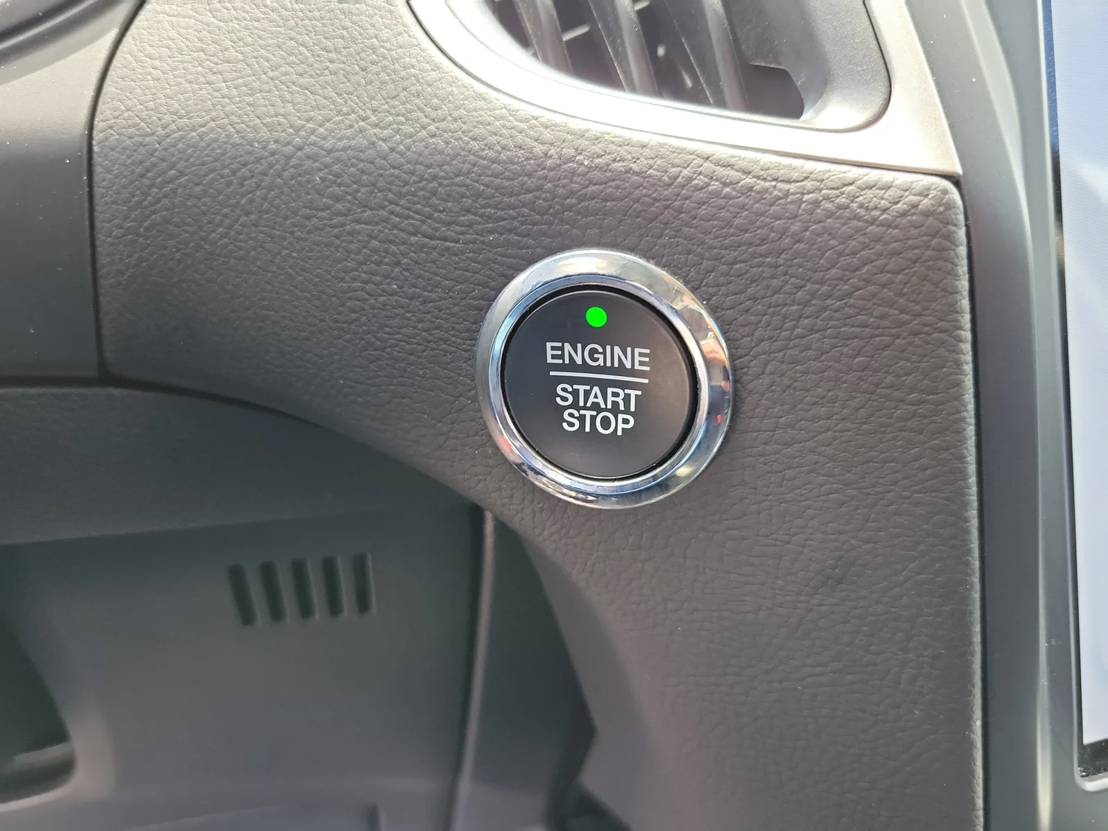2024 Ford Edge SEL 4WD photo 23