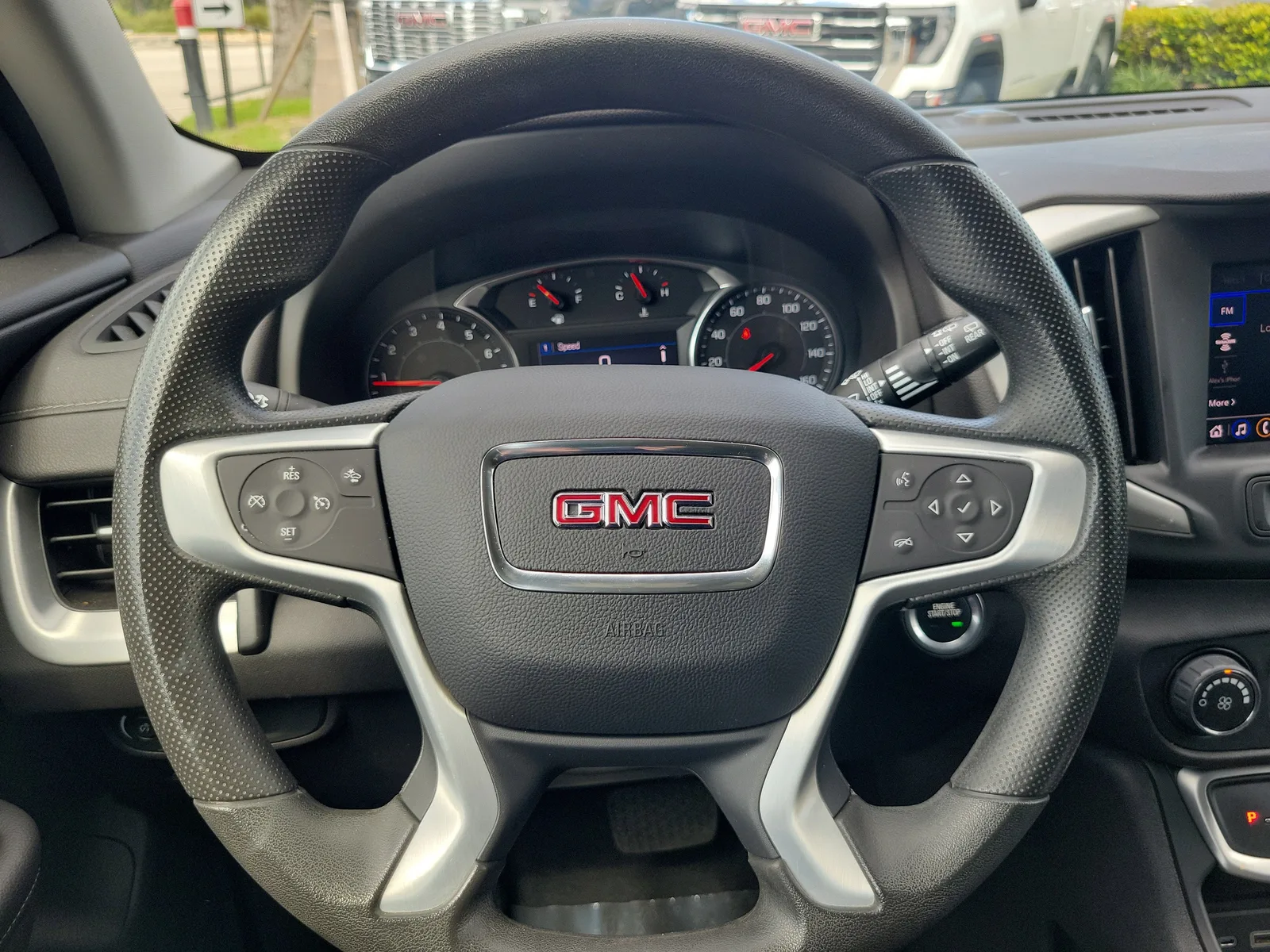 2023 GMC Terrain SLE photo 17