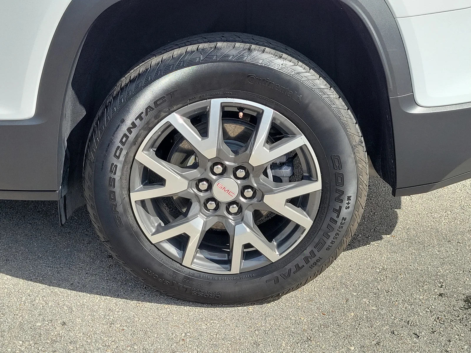 2023 GMC Acadia SLE photo 27