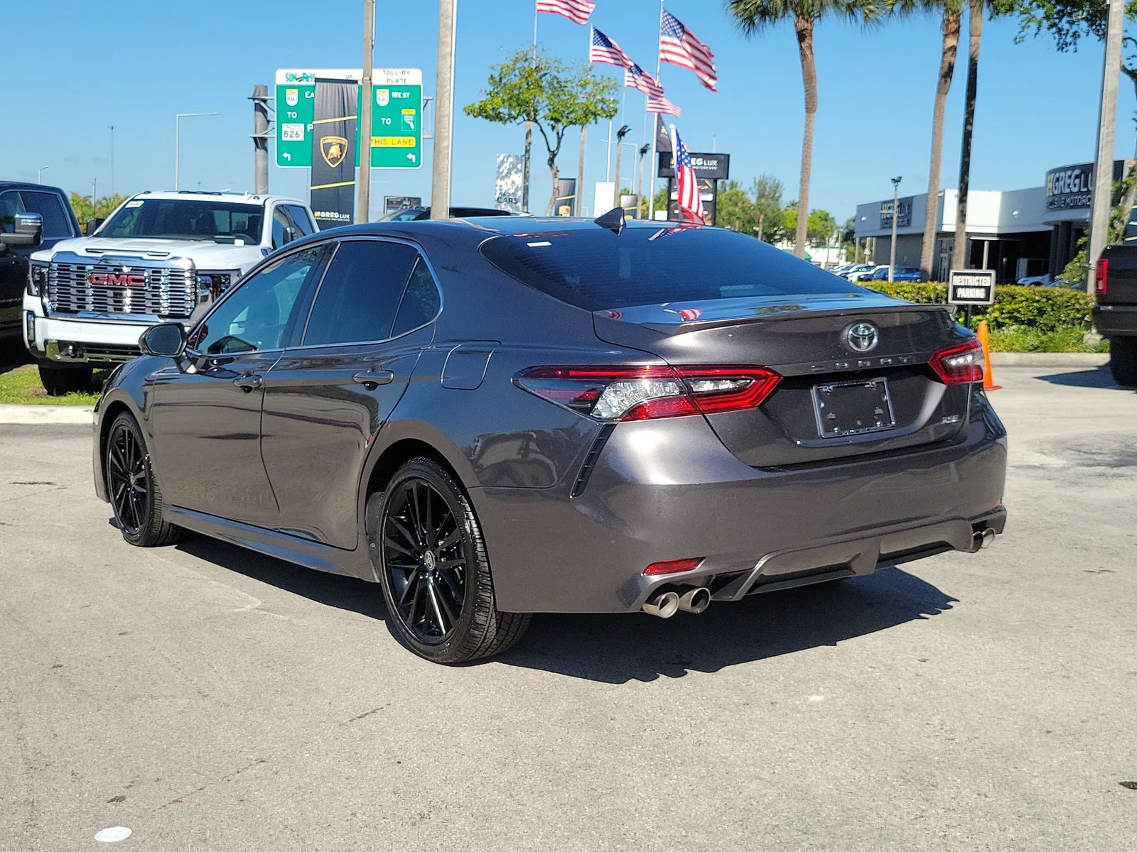 2023 Toyota Camry XSE photo 7