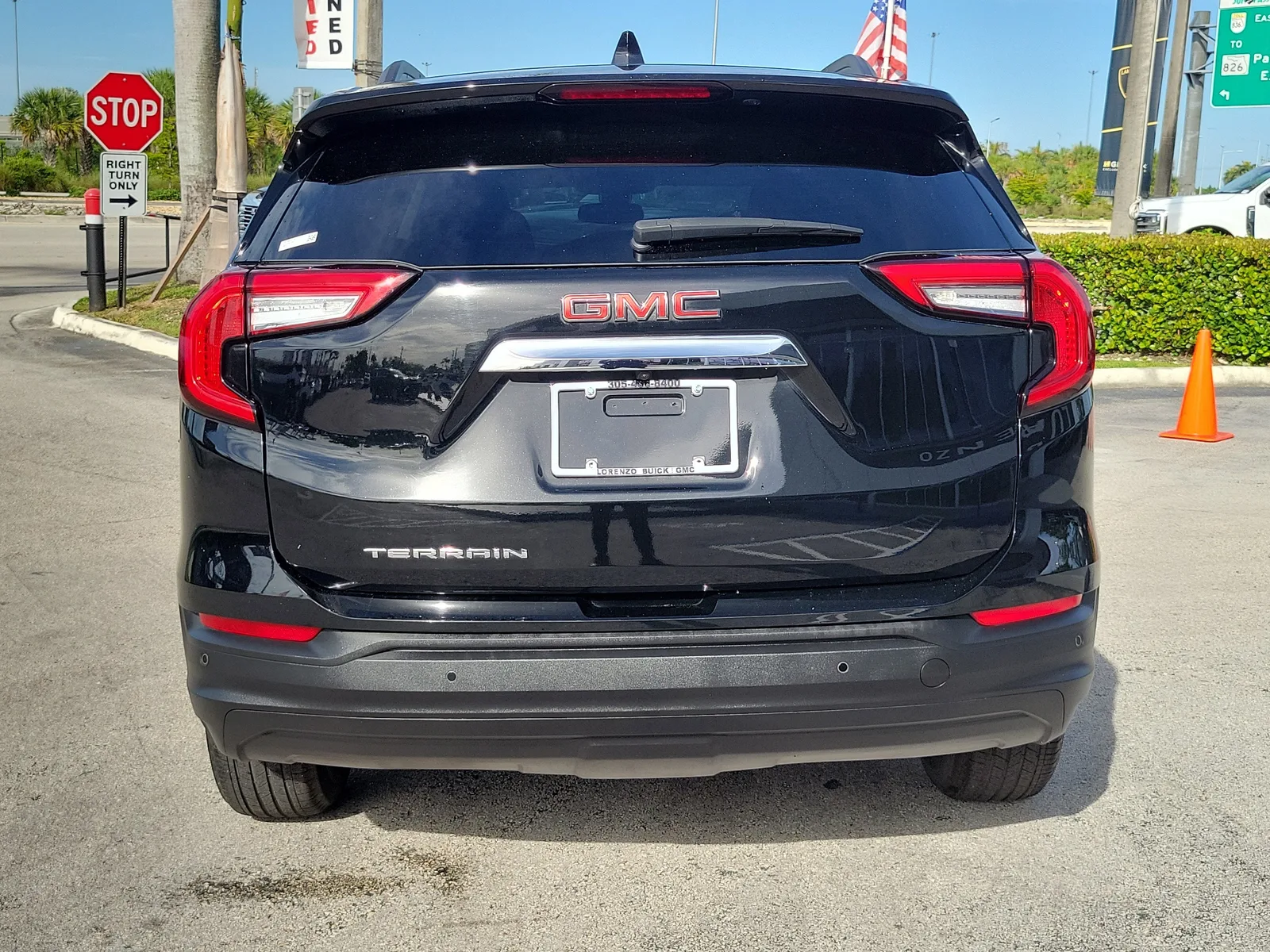 2023 GMC Terrain SLE photo 6