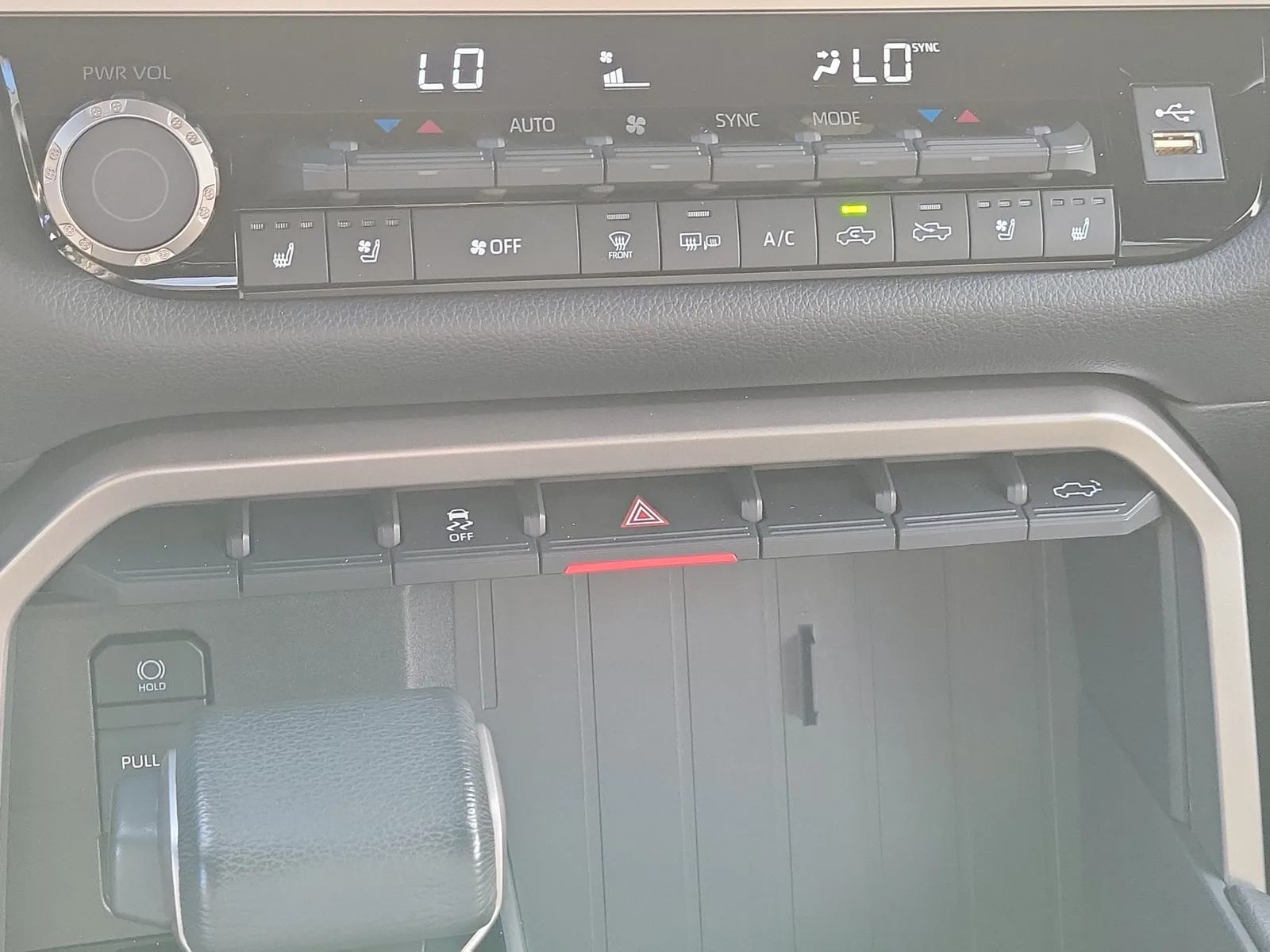 2025 Toyota Tundra 4WD Limited photo 24