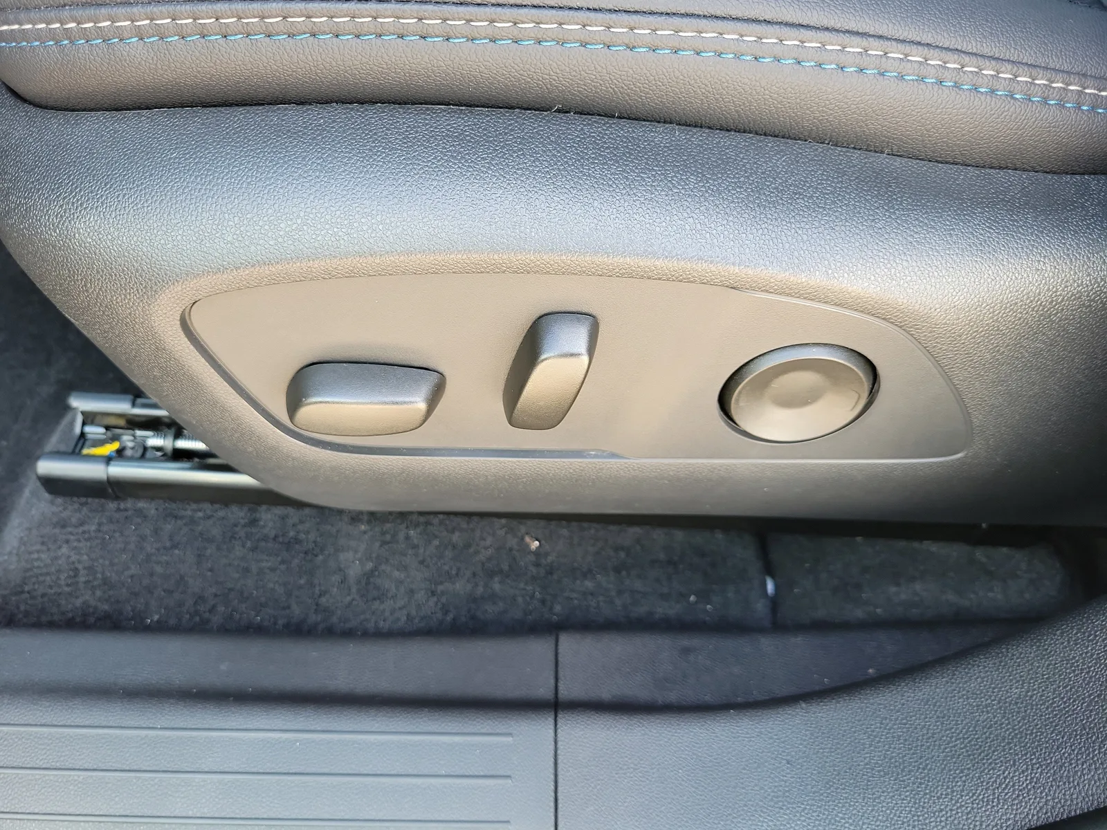 2026 Chevrolet Equinox EV LT2 w/PDE photo 21