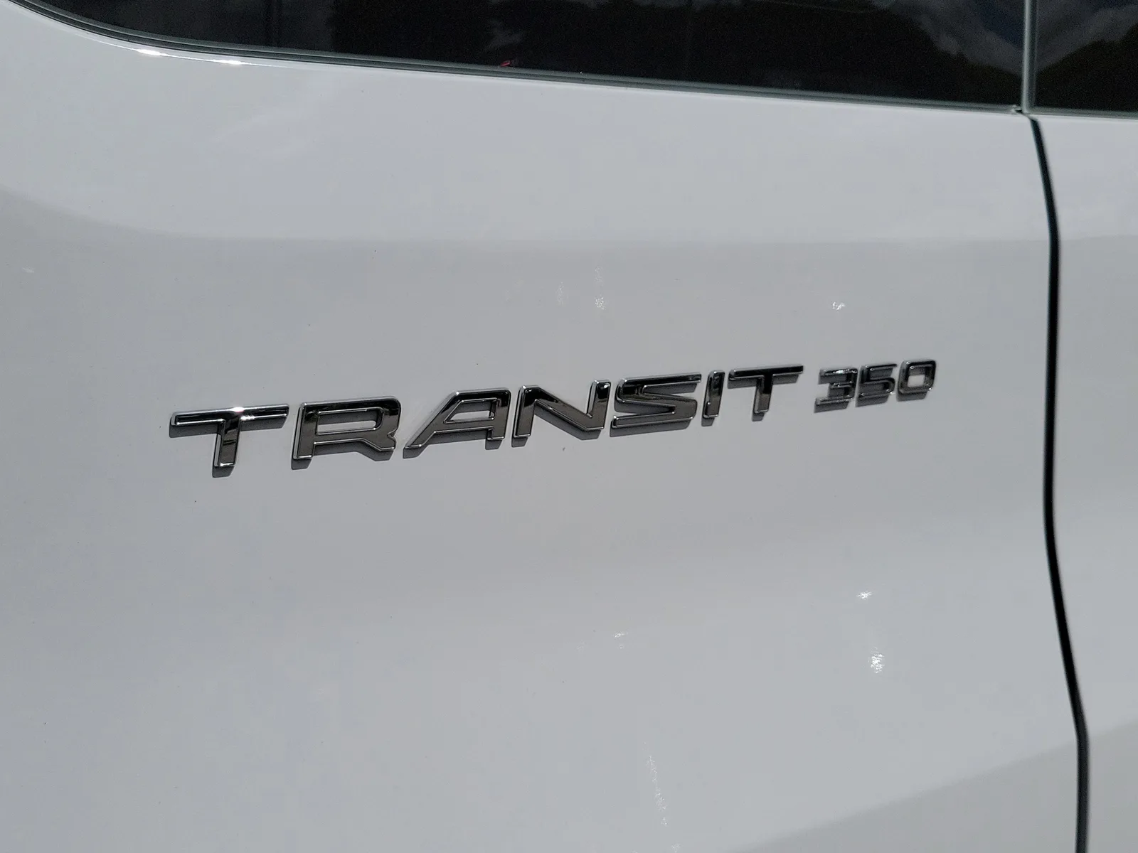 2025 Ford Transit Passenger Wagon XLT photo 29