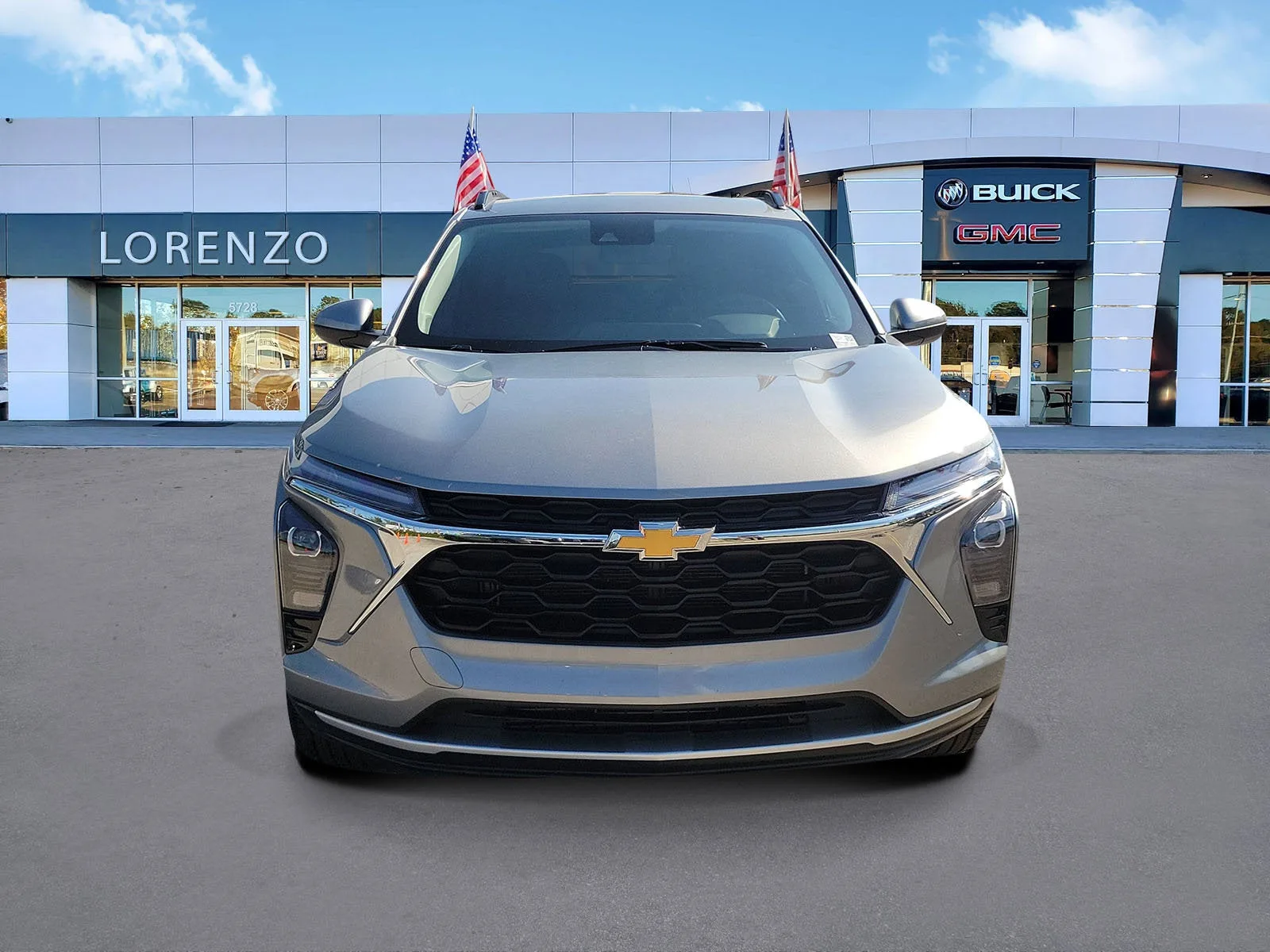 2025 Chevrolet Trax LT photo 2