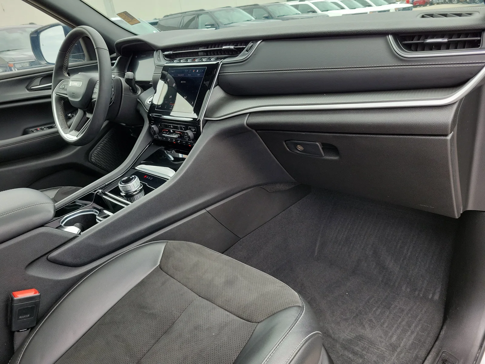 2023 Jeep Grand Cherokee Altitude X 4WD photo 19