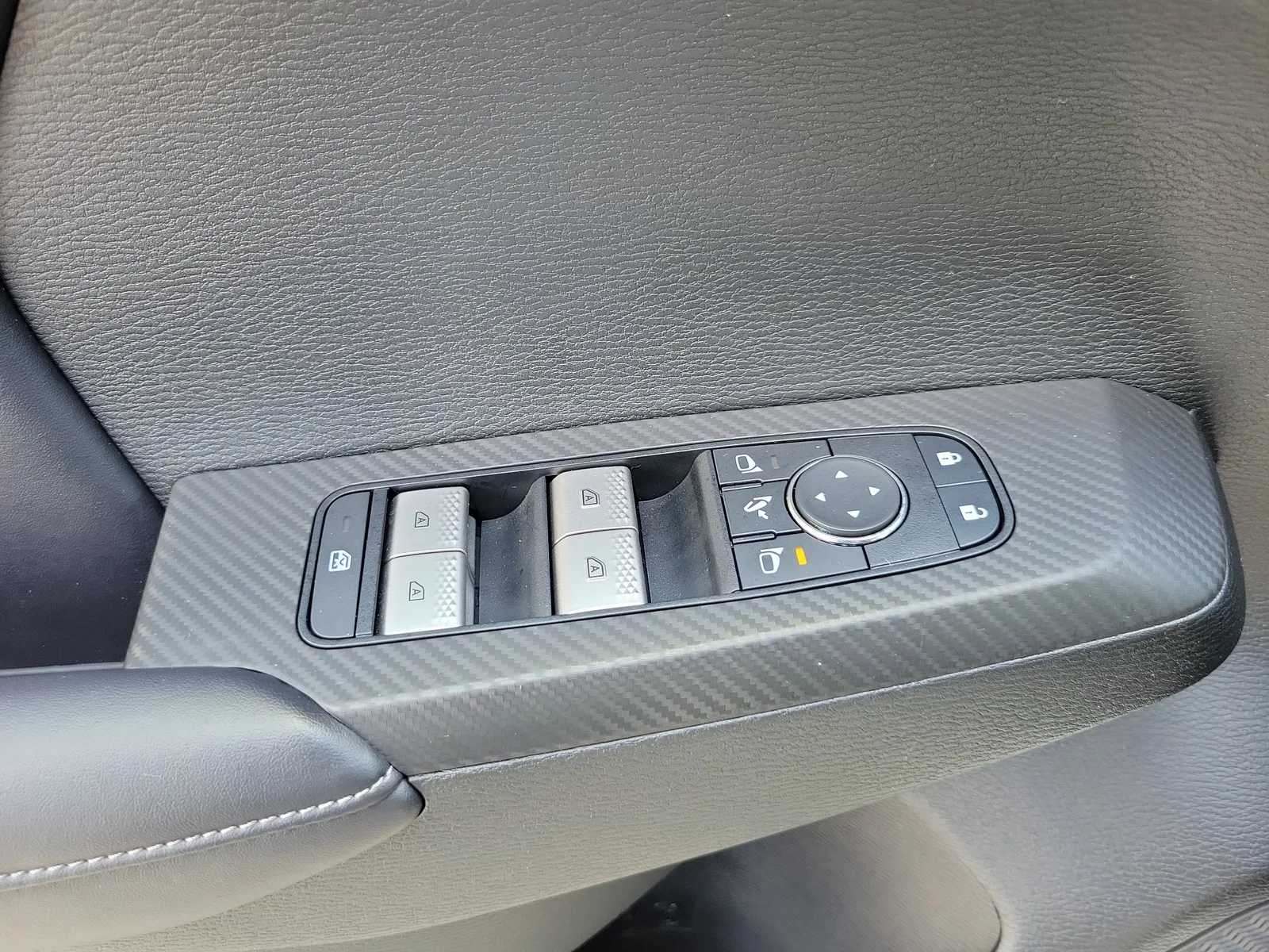 2025 Mitsubishi Outlander SE photo 23