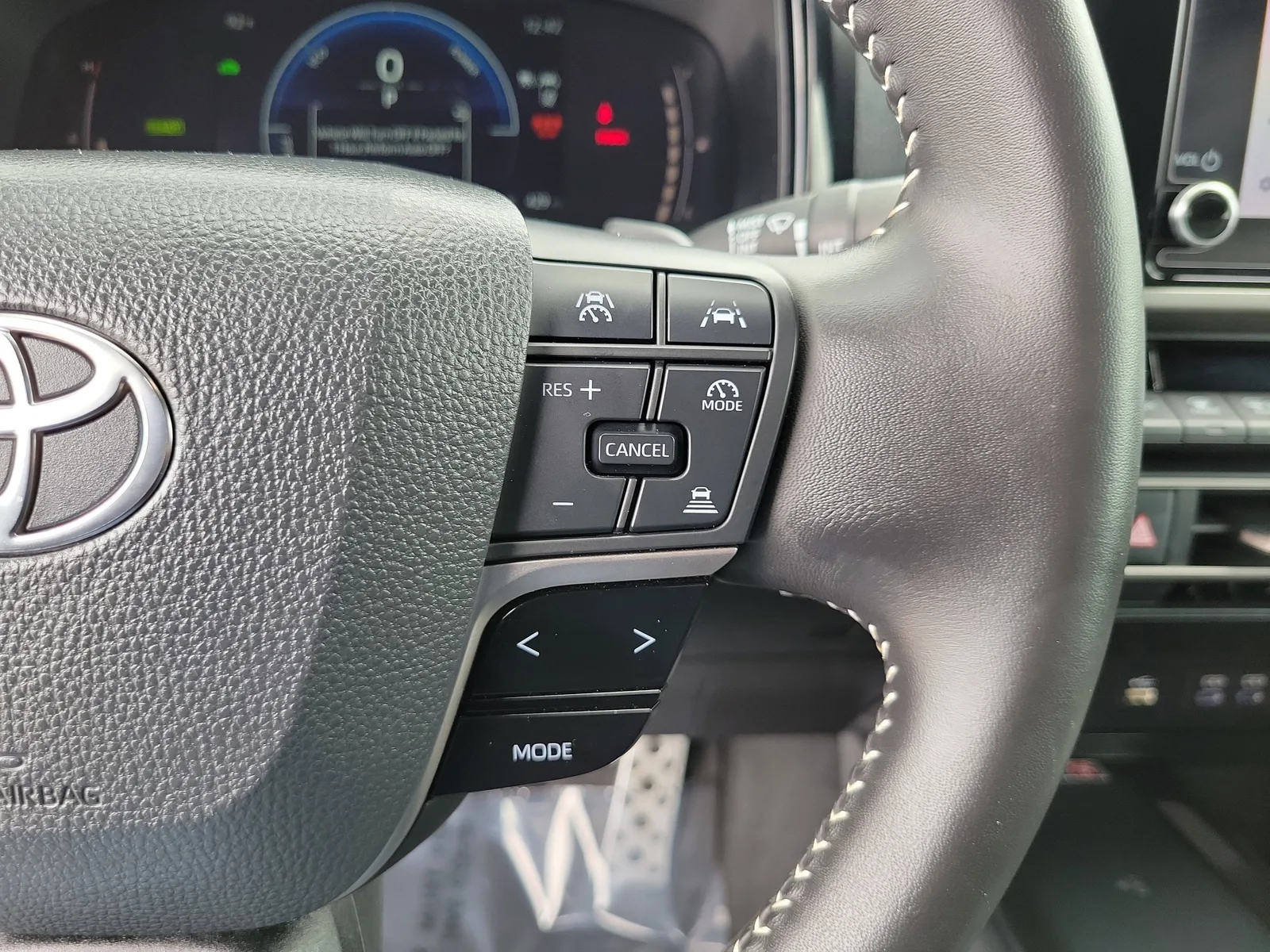 2025 Toyota Camry SE photo 28