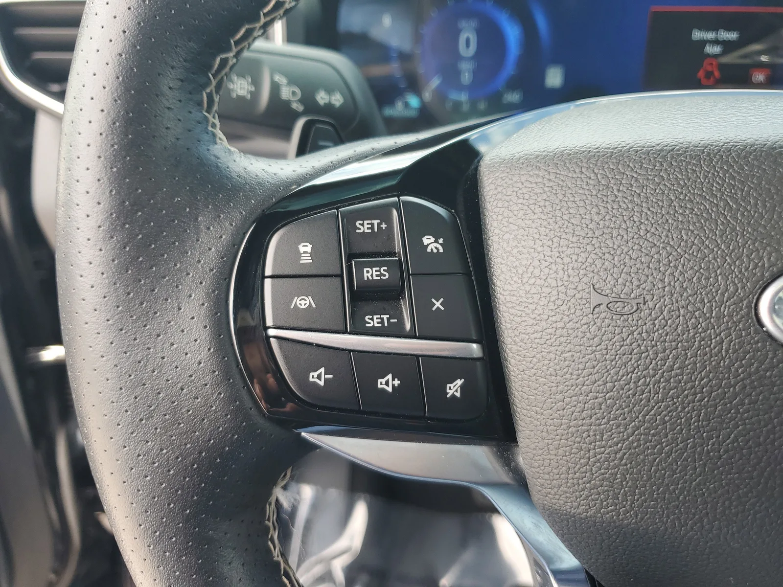 2023 Ford Explorer ST 4WD photo 23