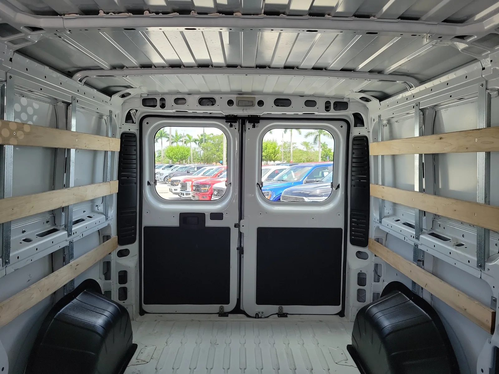 2025 RAM ProMaster Cargo Van Tradesman photo 13