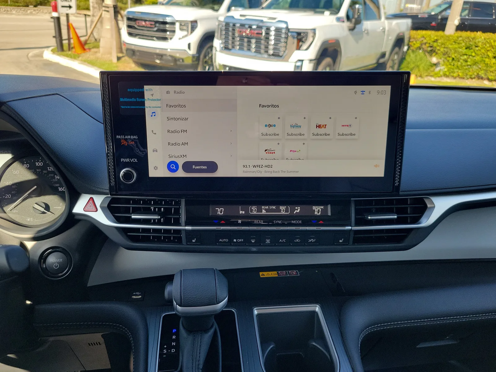 2026 Toyota Sienna XLE photo 24