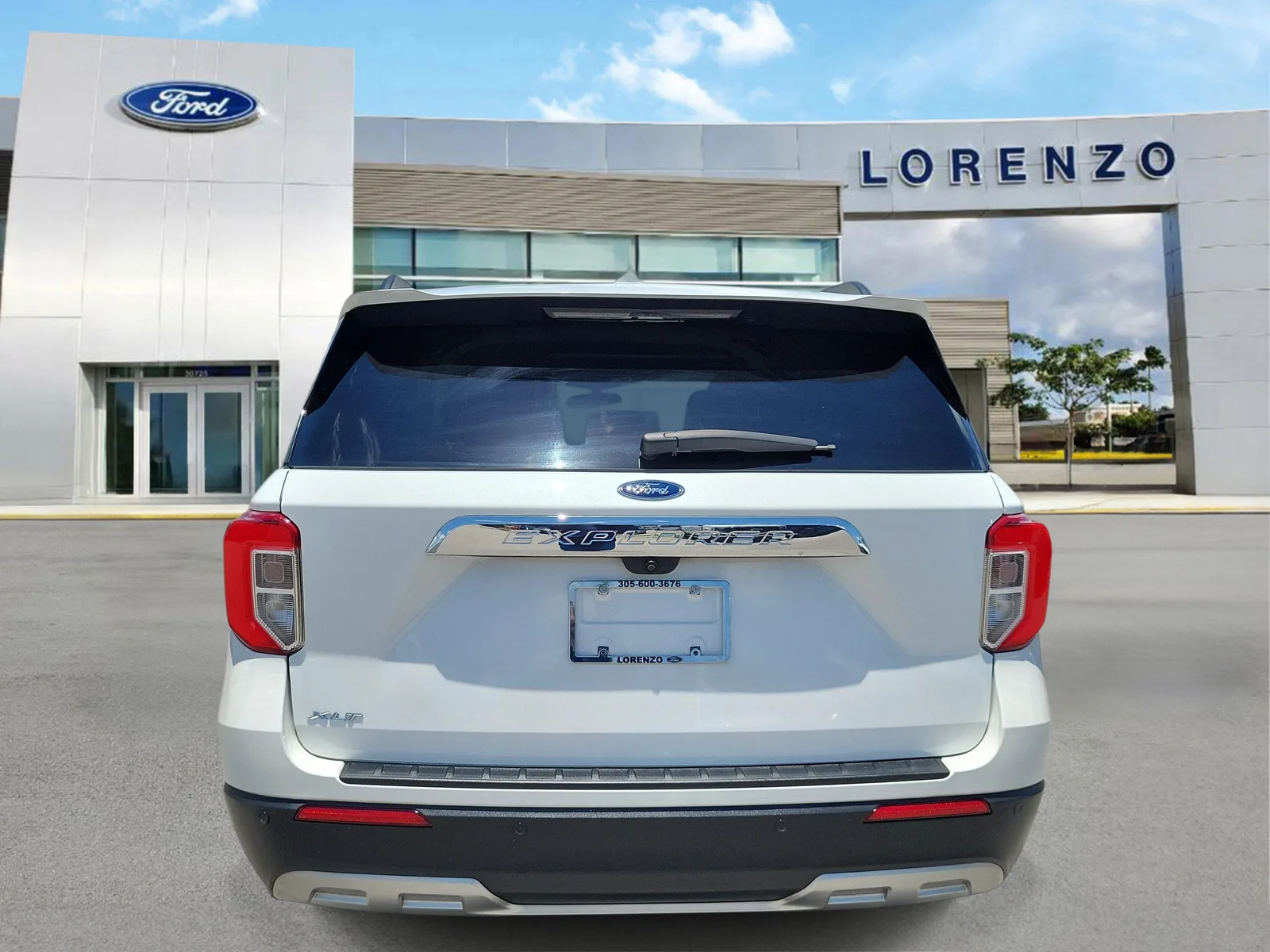 2023 Ford Explorer XLT photo 6