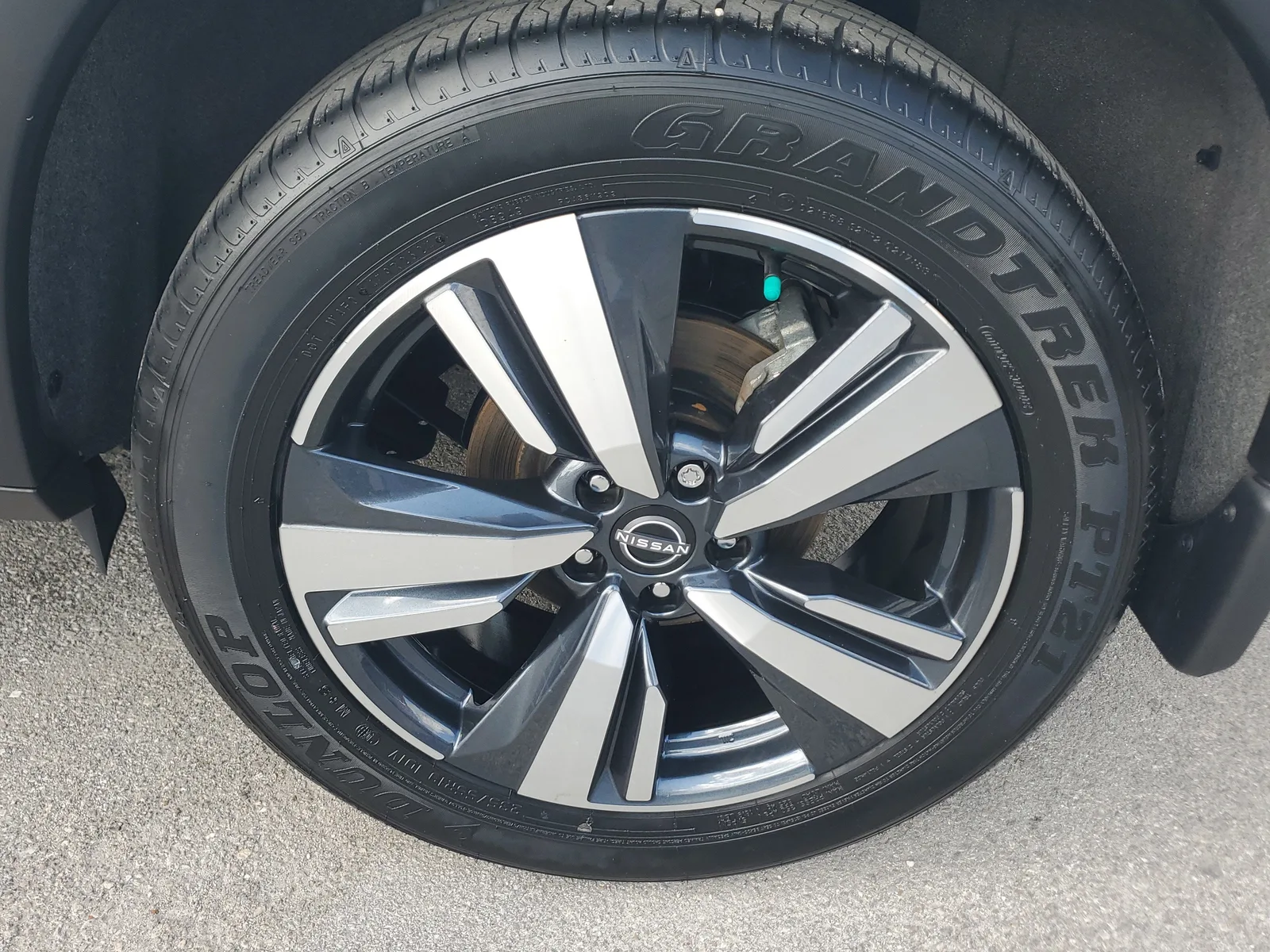 2025 Nissan Rogue SL photo 30