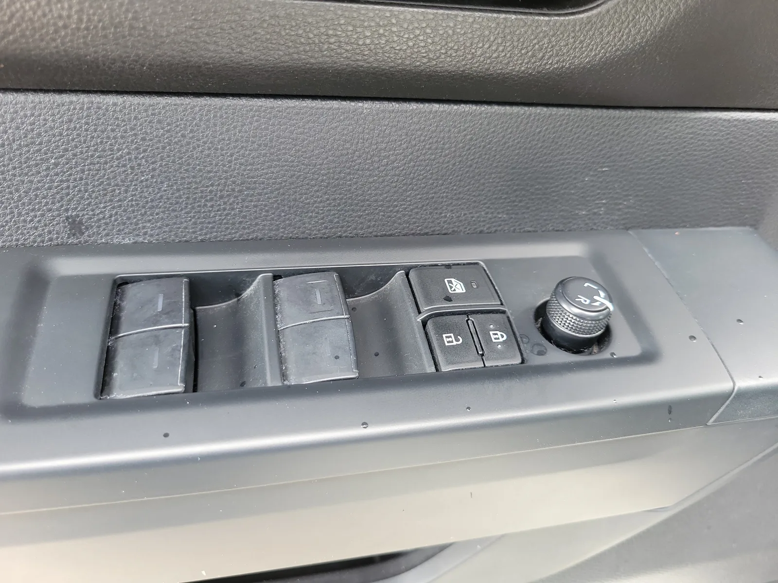 2026 Toyota Tundra 4WD SR 4WD photo 26