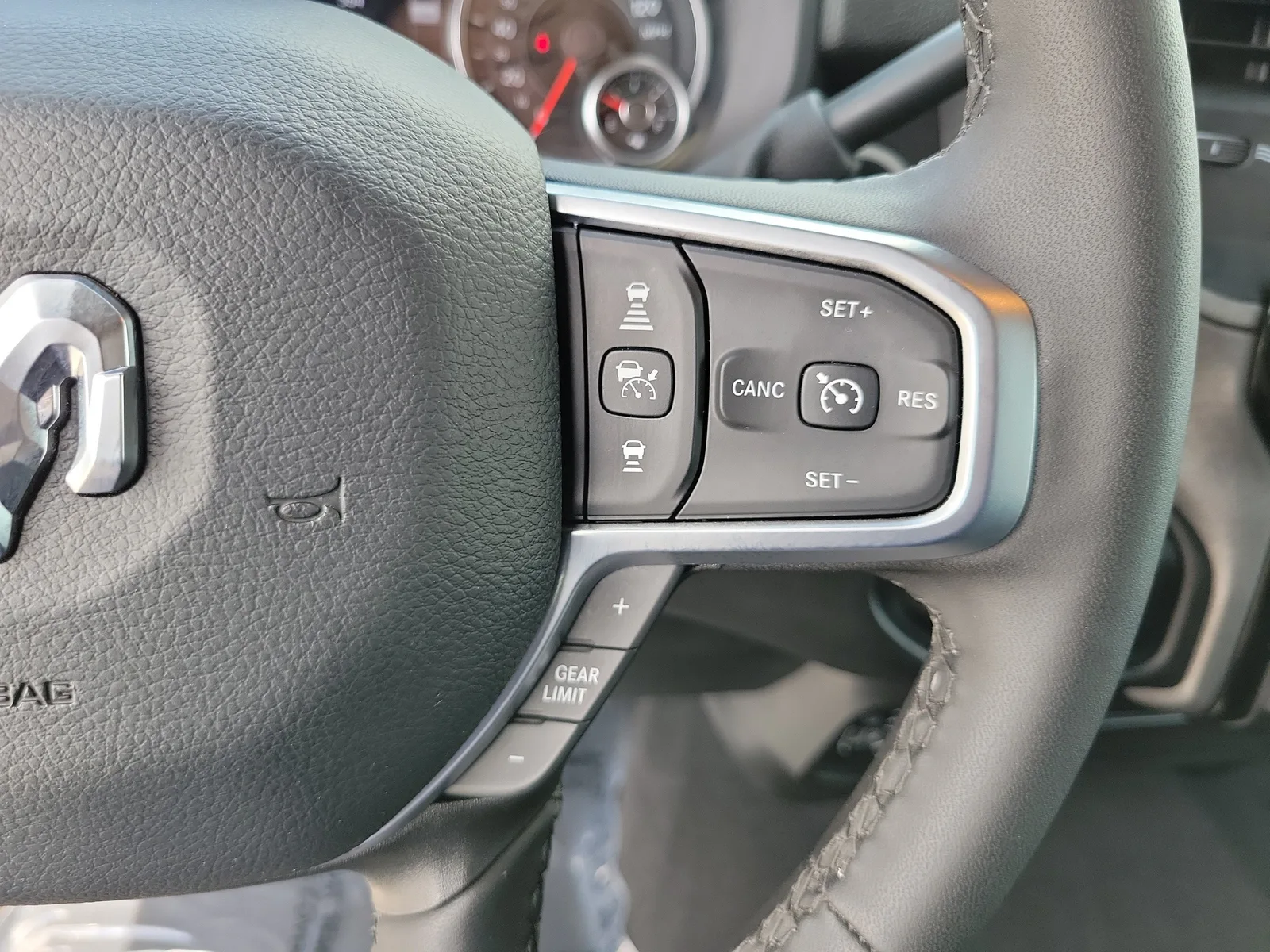 2025 RAM 2500 Tradesman 4WD photo 20