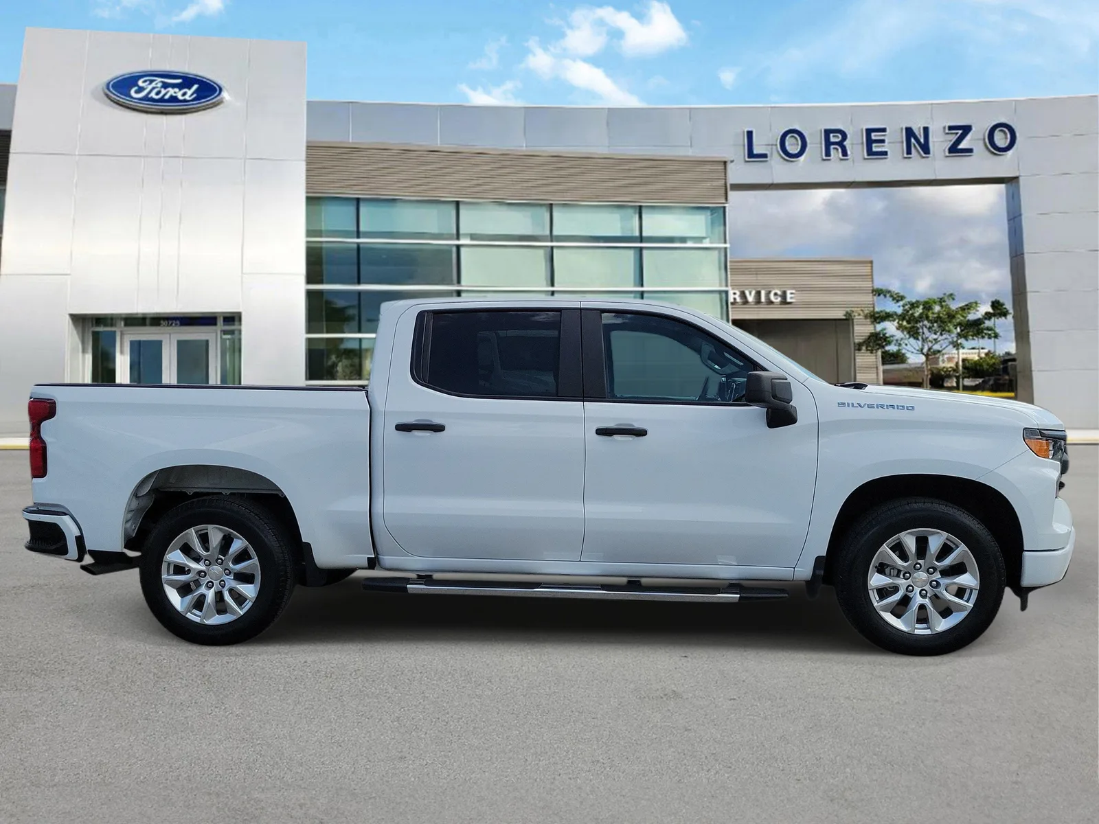 2024 Chevrolet Silverado 1500 Custom photo 4