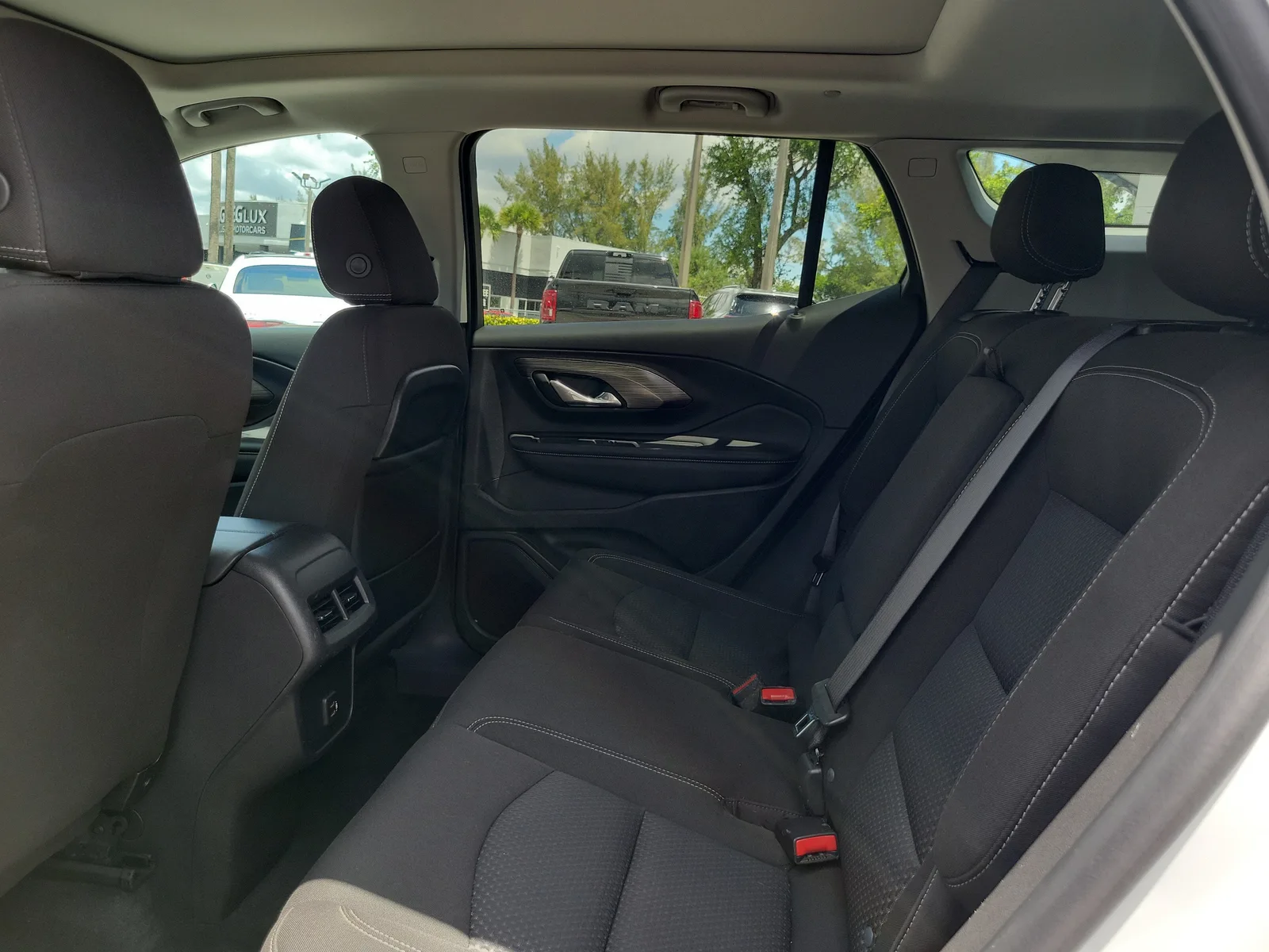 2023 GMC Terrain SLE photo 13