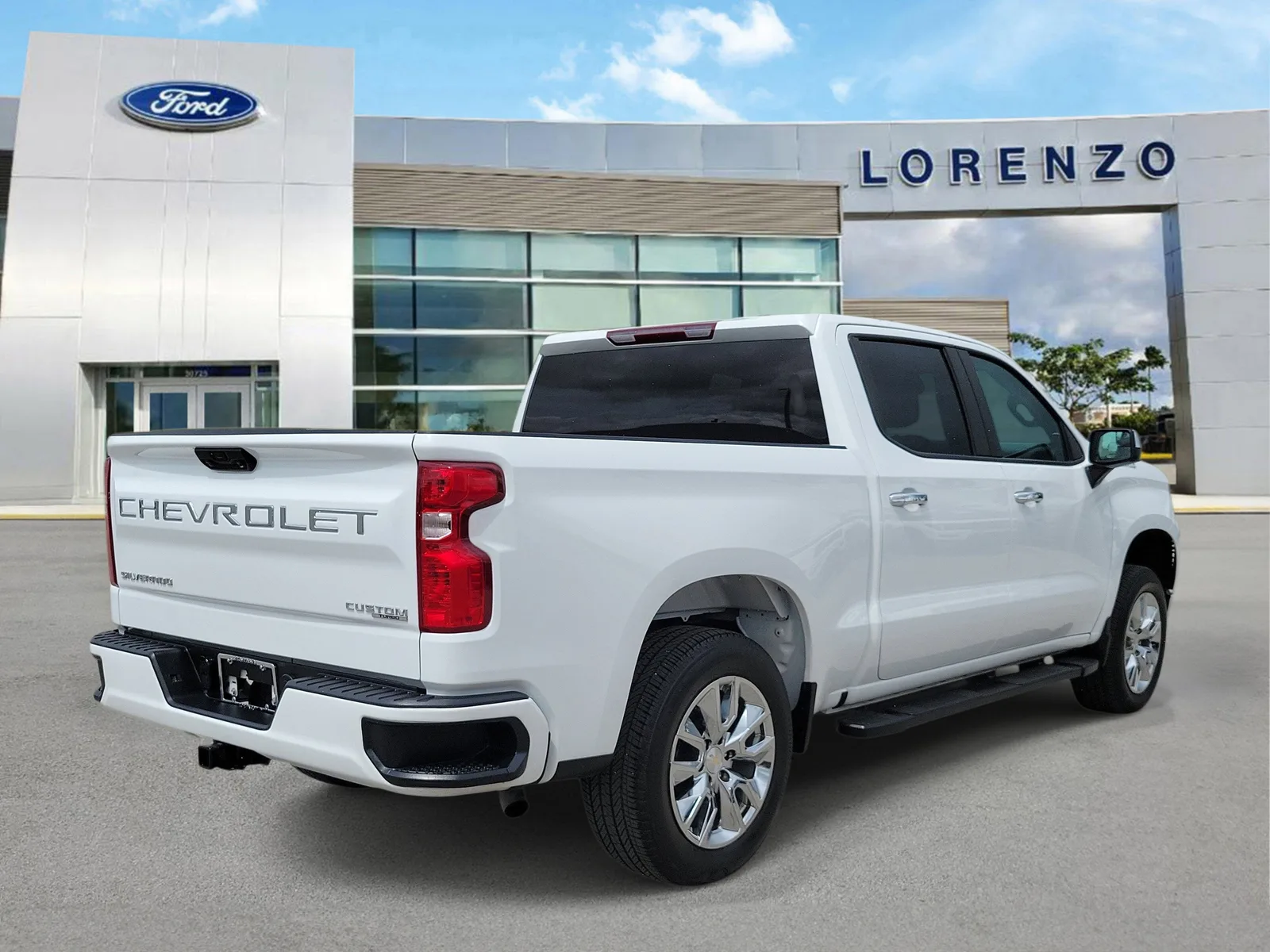 2024 Chevrolet Silverado 1500 Custom photo 5