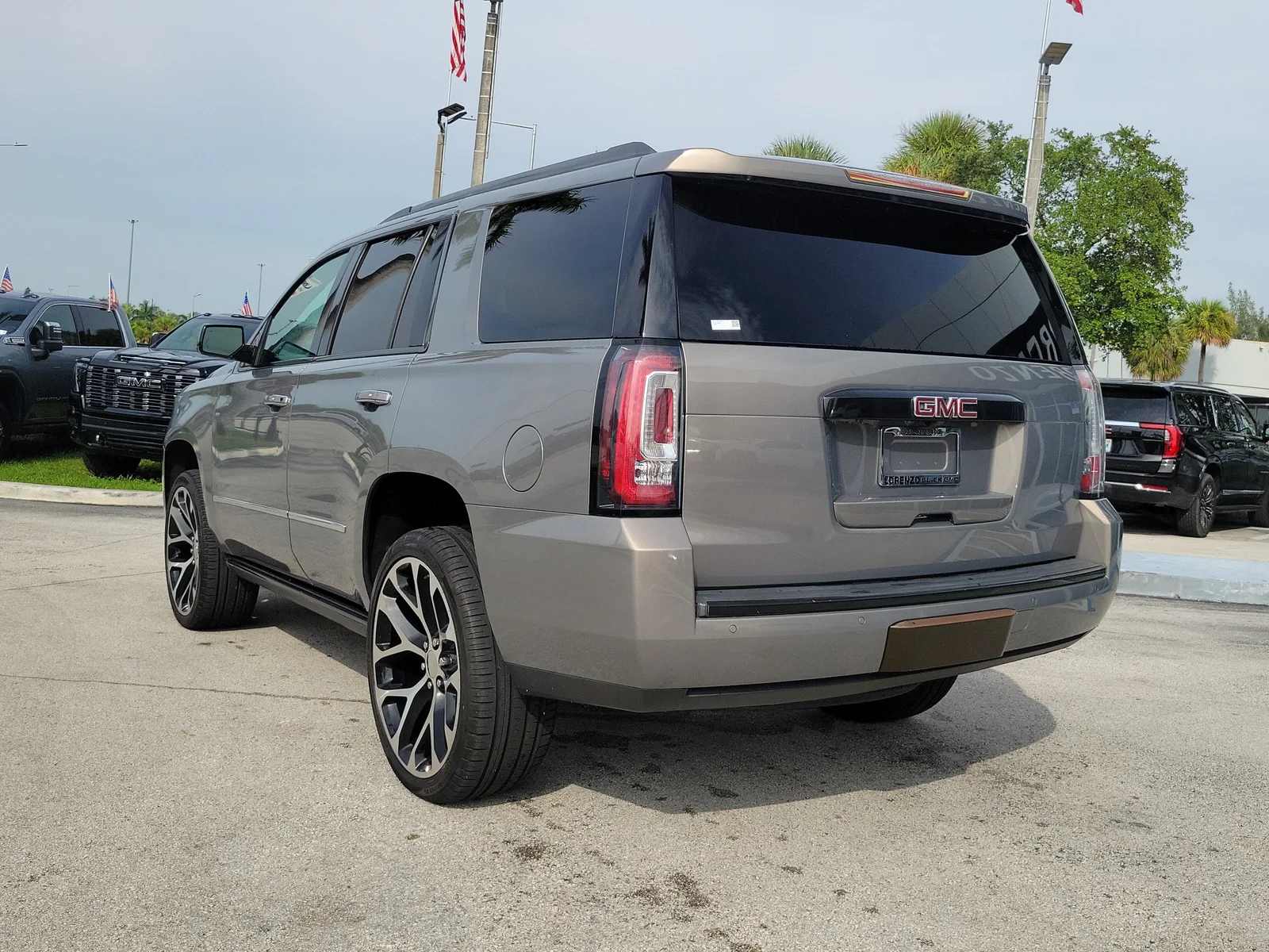 2019 GMC Yukon Denali photo 7