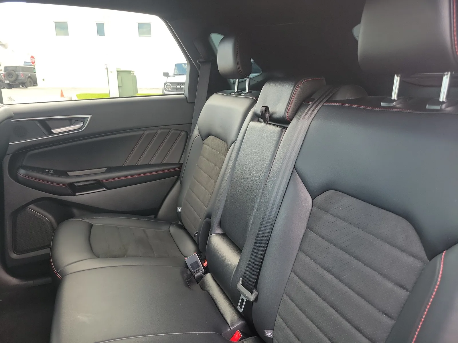 2024 Ford Edge ST-Line 4WD photo 15