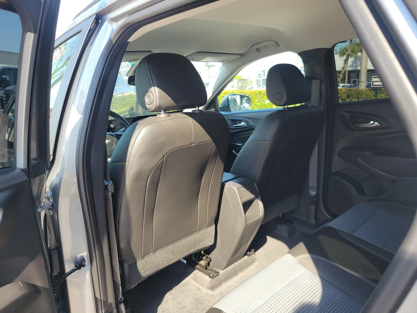 2025 Chevrolet Trax LT photo 13