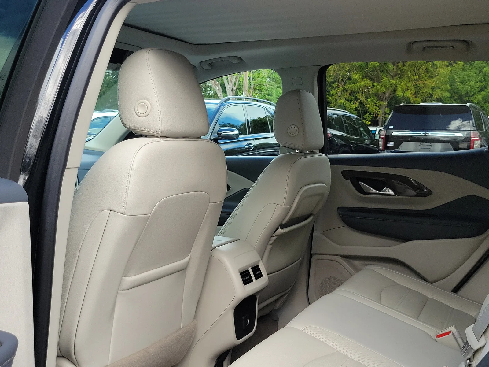 2023 GMC Terrain Denali 4WD photo 12