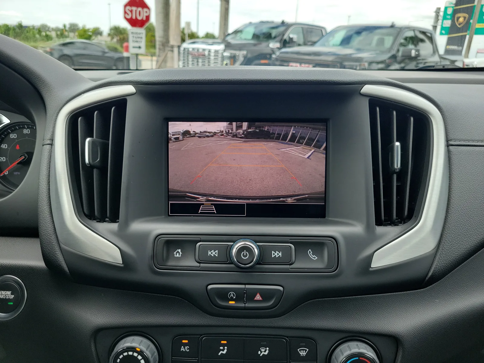 2024 GMC Terrain SLE photo 10