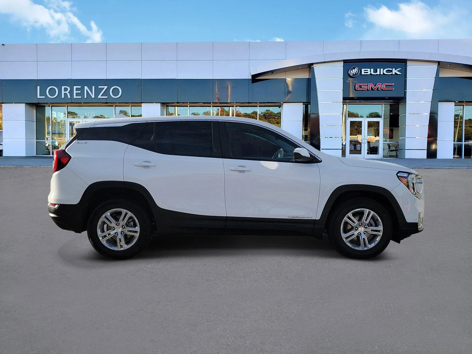 2024 GMC Terrain SLE photo 4