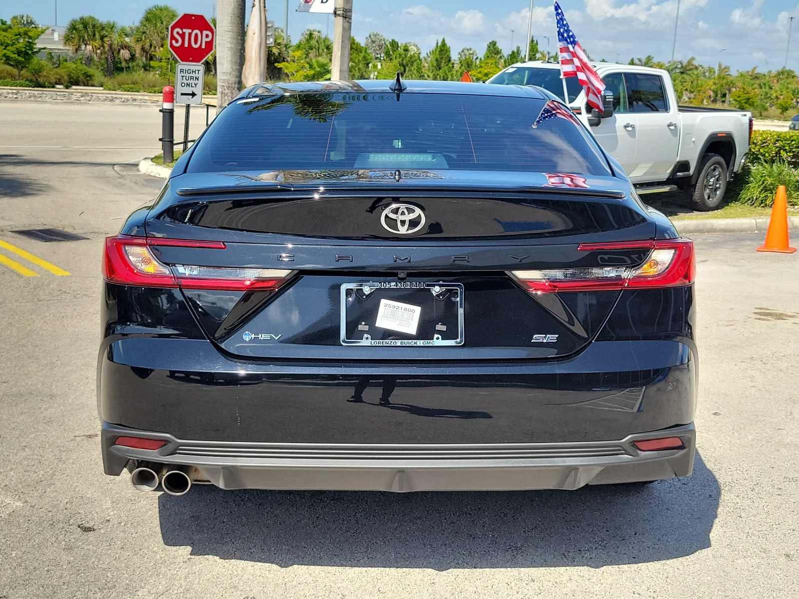 2025 Toyota Camry LE photo 6