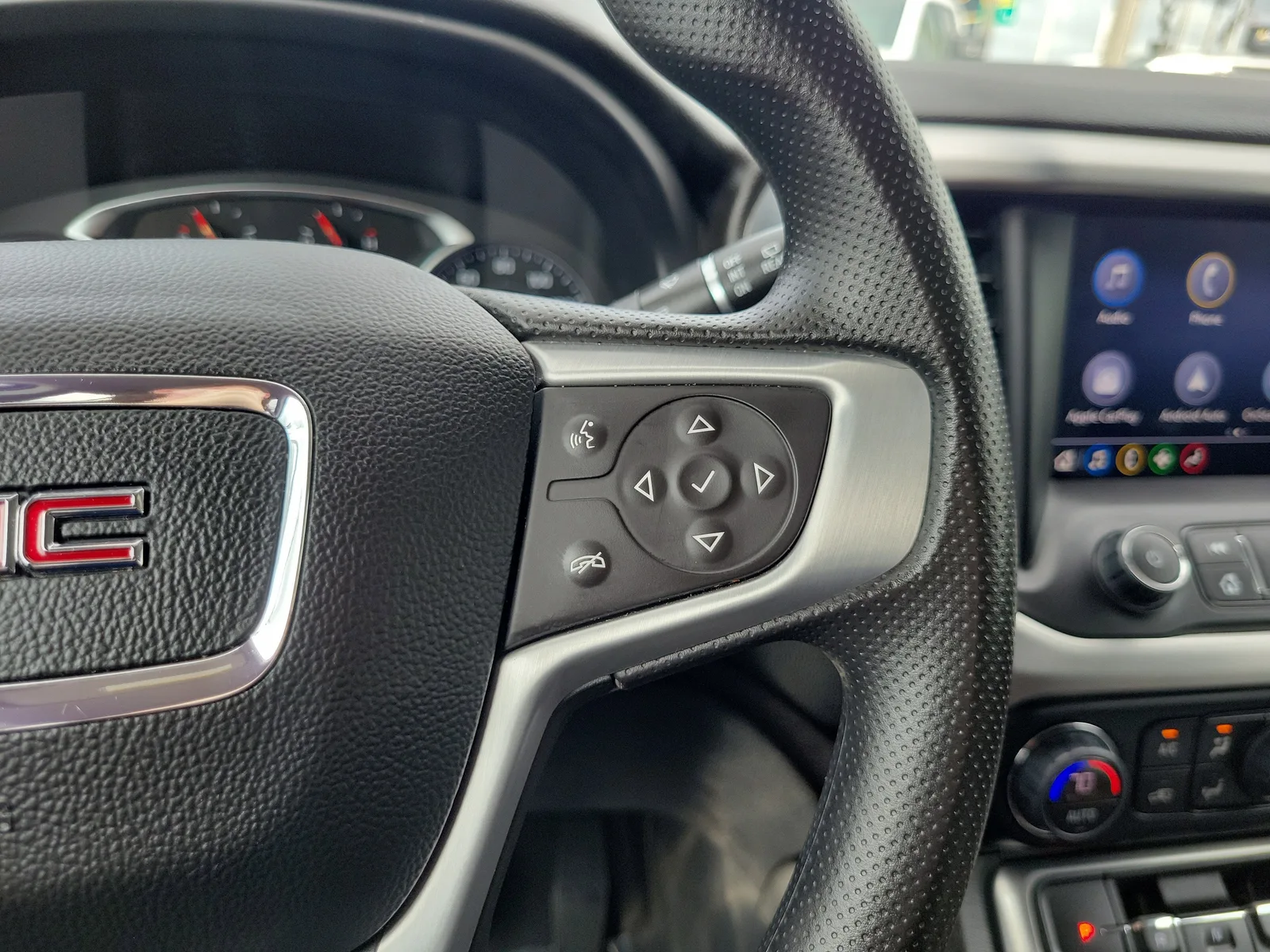 2023 GMC Acadia SLE photo 20