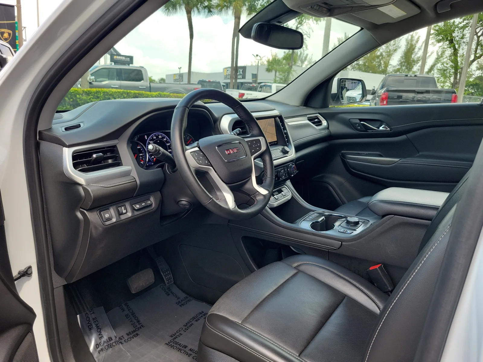 2023 GMC Acadia SLT photo 16