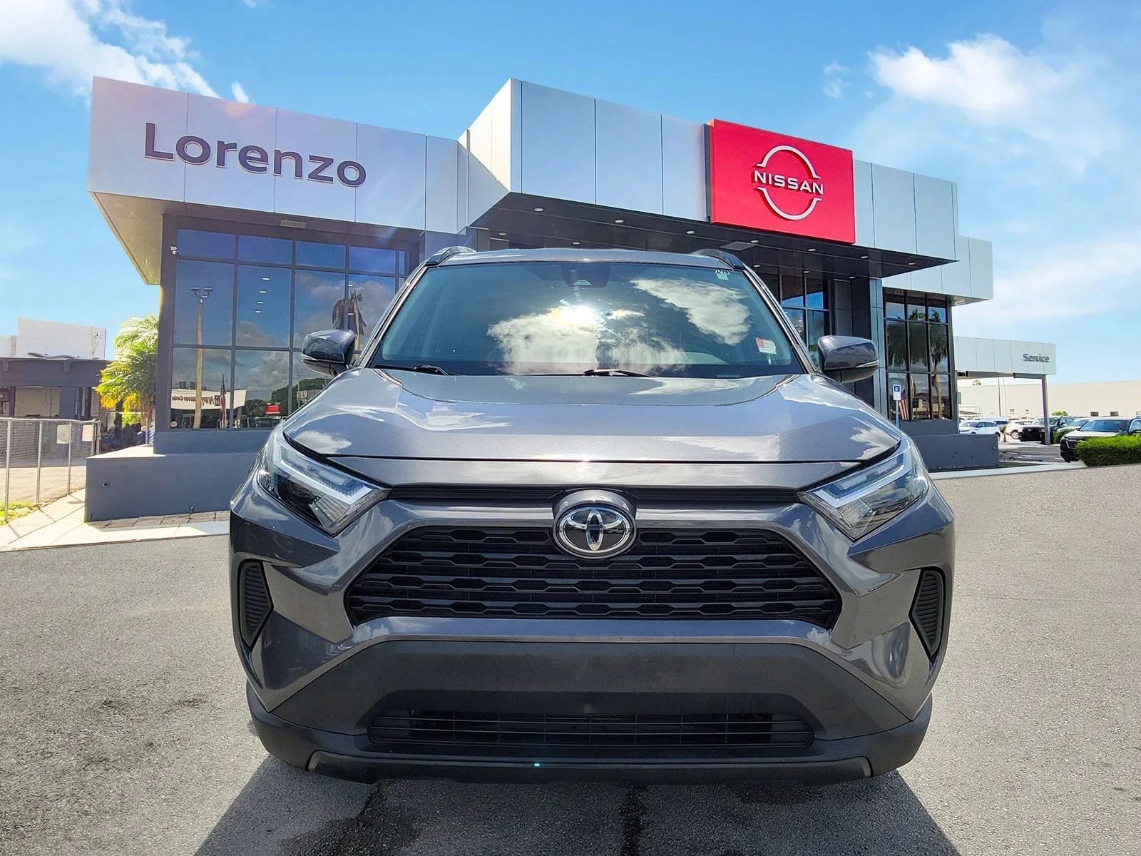 2023 Toyota RAV4 XLE photo 2